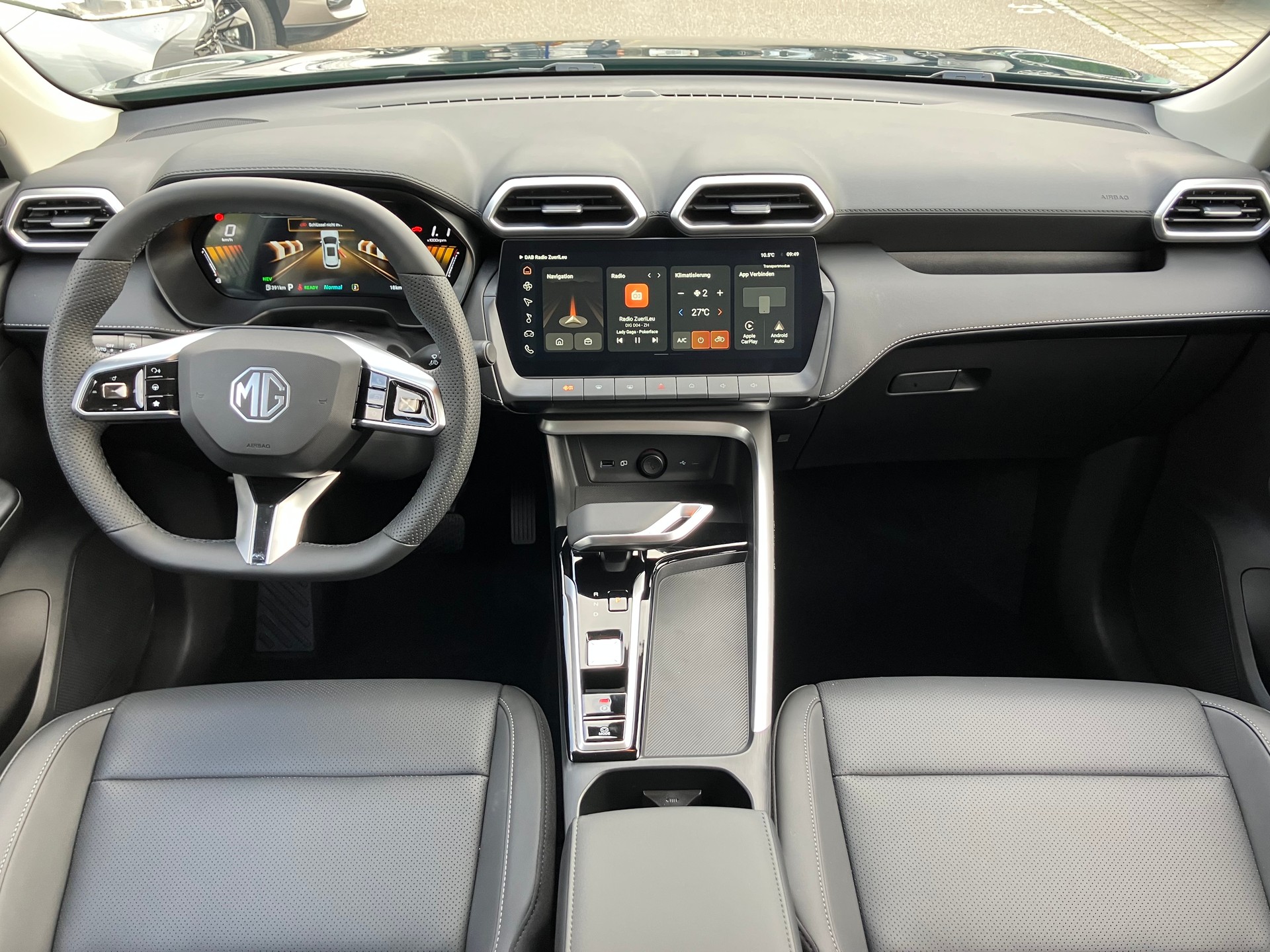MG ZS 1.5 Hybrid+ Luxury-image-9