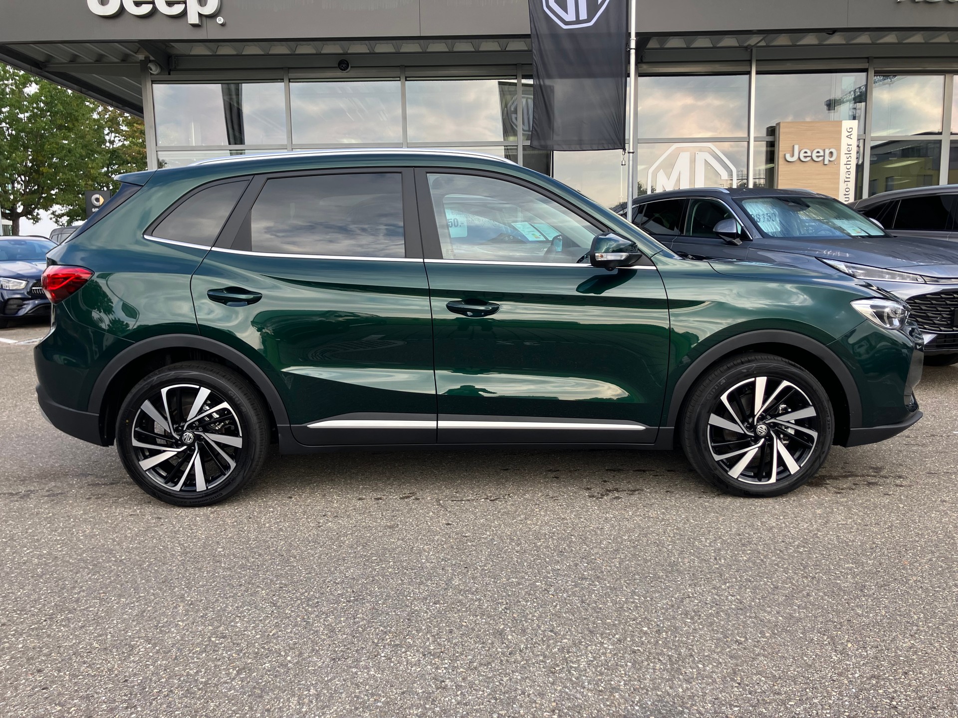 MG ZS 1.5 Hybrid+ Luxury-image-0
