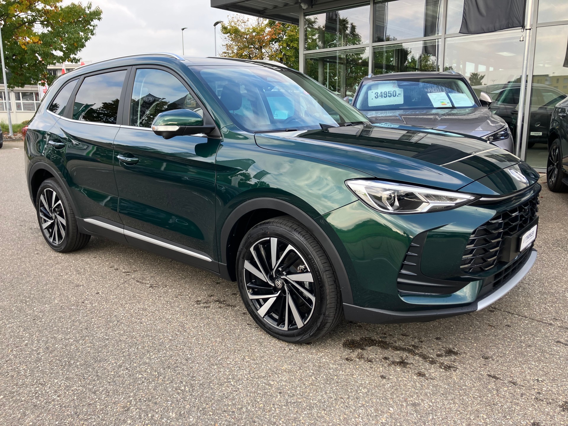 MG ZS 1.5 Hybrid+ Luxury-image-2