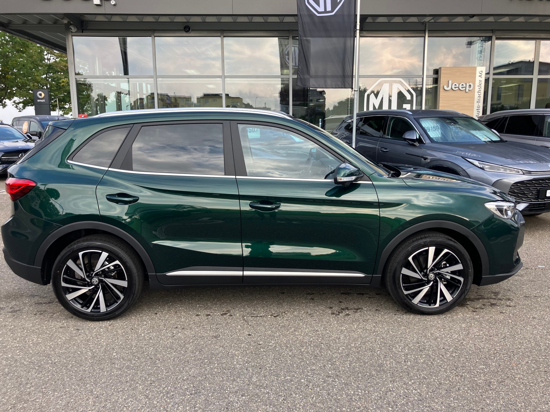 MG ZS 1.5 Hybrid+ Luxury-image-1