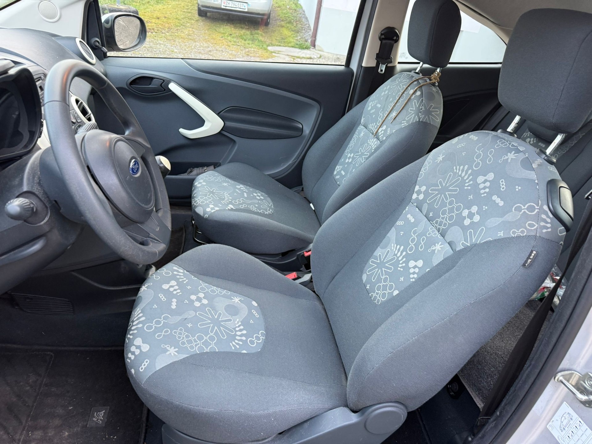 FORD KA 1.25 Ambiente-image-10