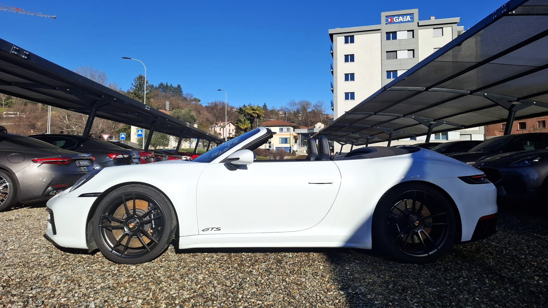 PORSCHE 911 Carrera 4 GTS Cabriolet PDK-image-2