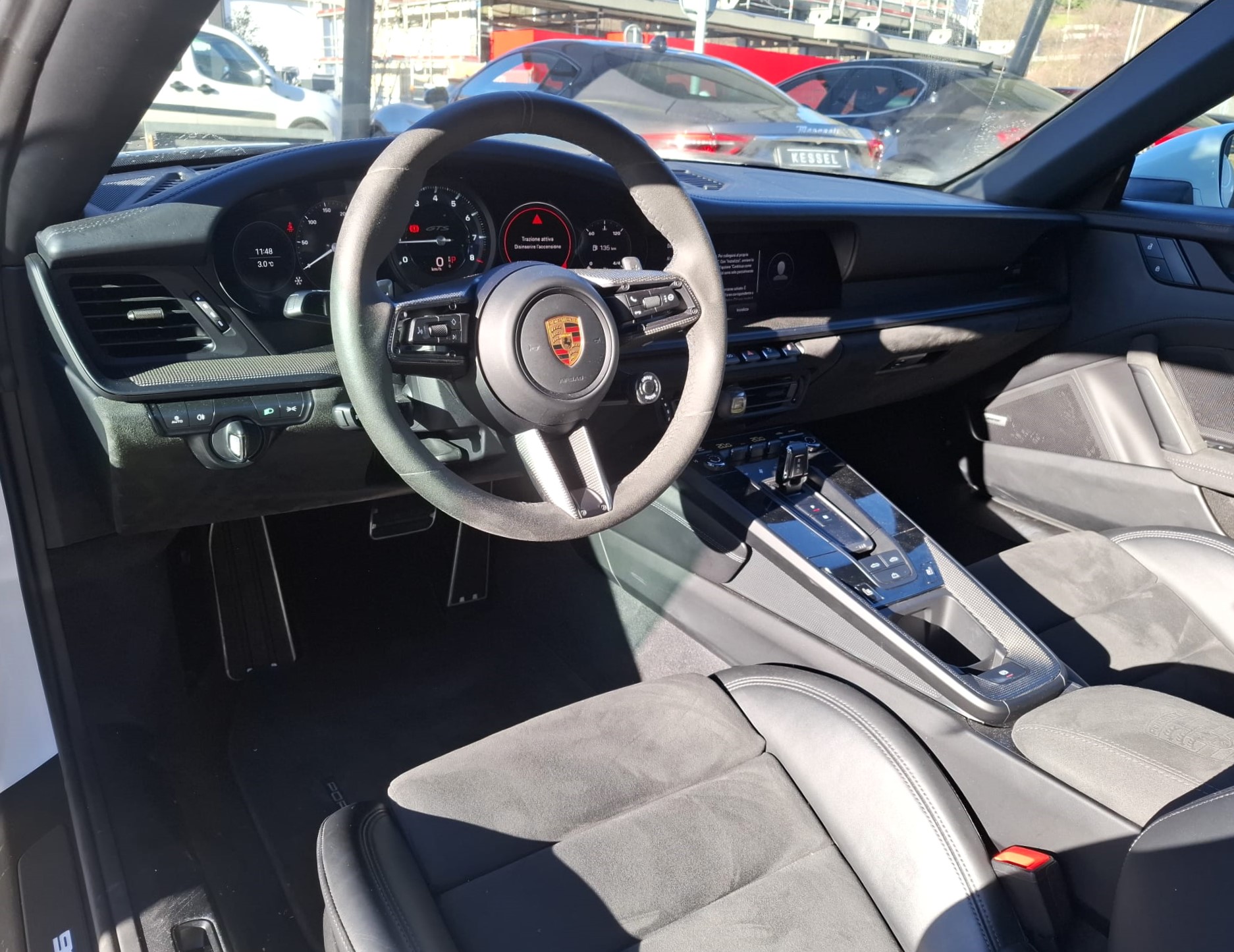 PORSCHE 911 Carrera 4 GTS Cabriolet PDK-image-3