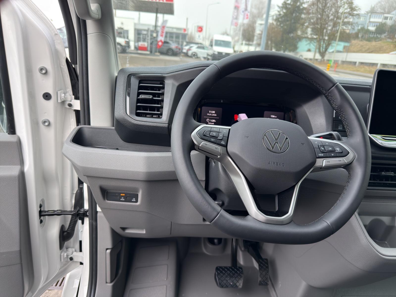 VW Crafter 35 2.0 TDI Entry L3 A-image-4