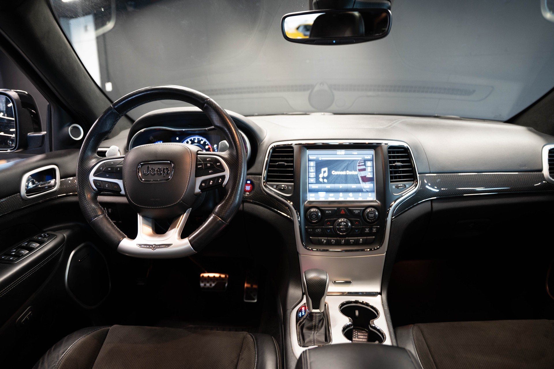 JEEP Grand Cherokee 6.2 V8 HEMI Trackhawk Automatic / CH Auto / Gratis Service / Vollausstattung /-image-10