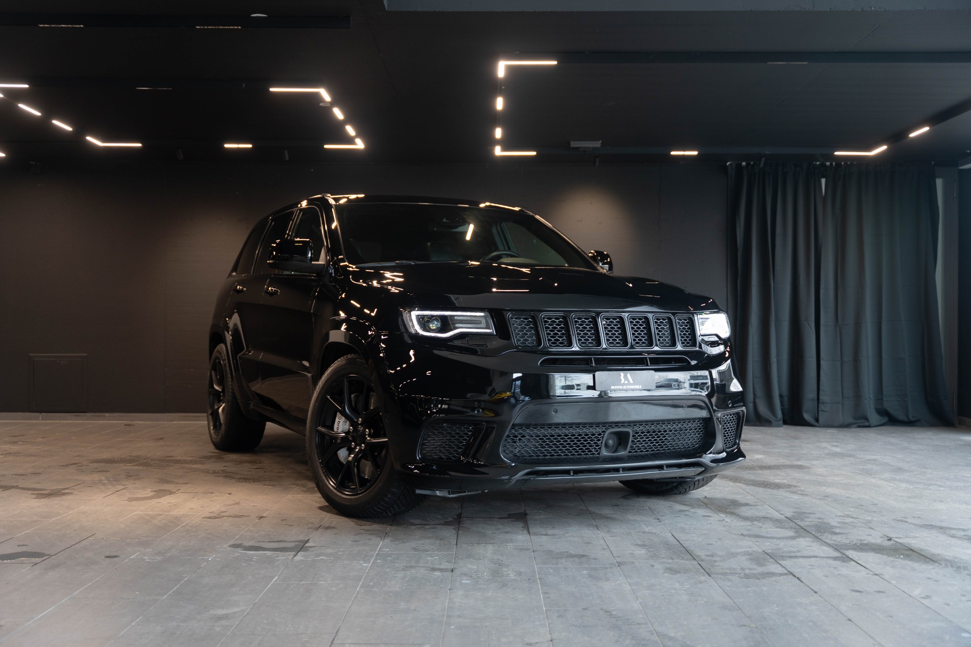 JEEP Grand Cherokee 6.2 V8 HEMI Trackhawk Automatic / CH Auto / Gratis Service / Vollausstattung /-image-0