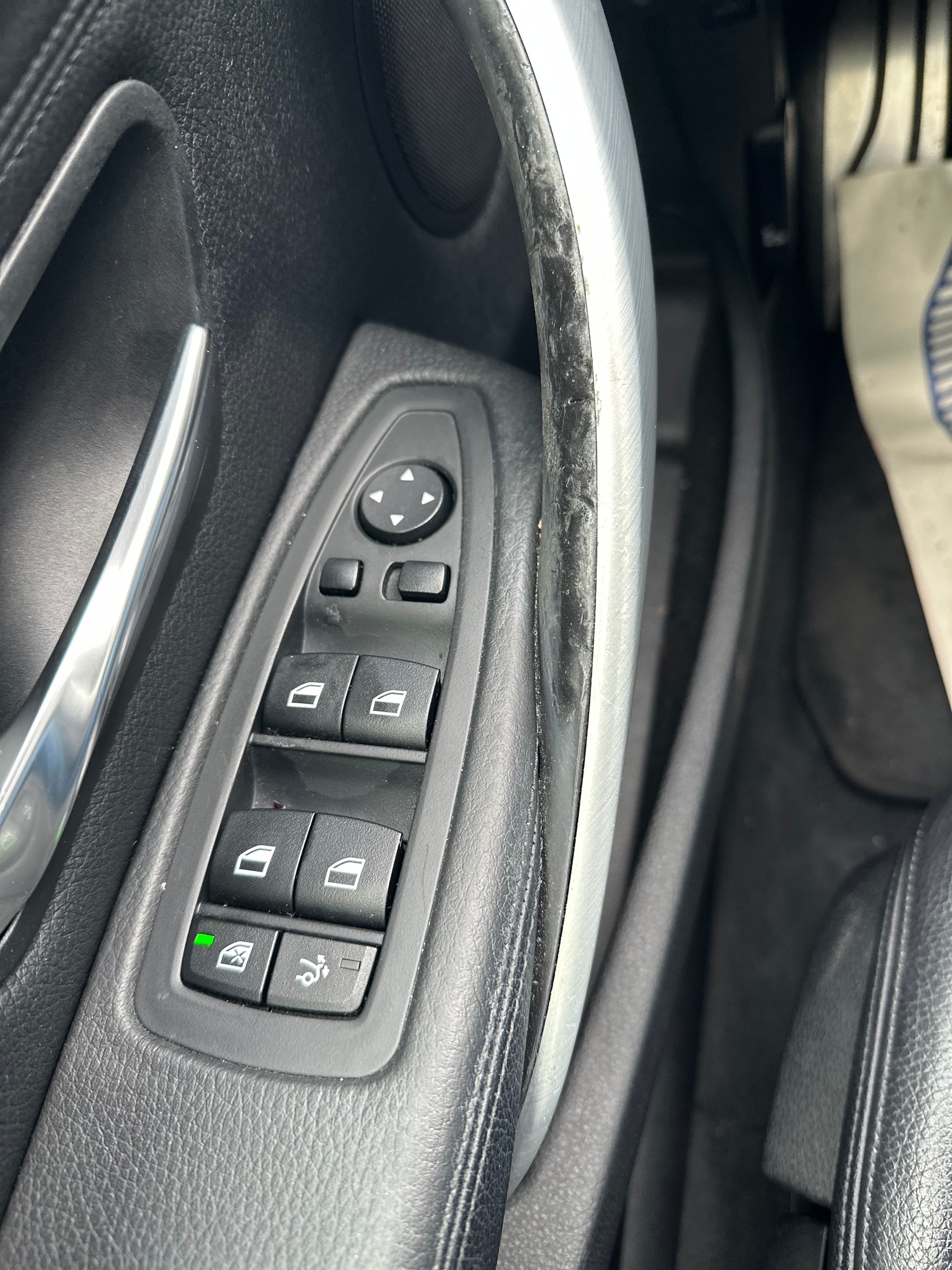 BMW 320d GT xDrive Sport Line Steptronic-image-15