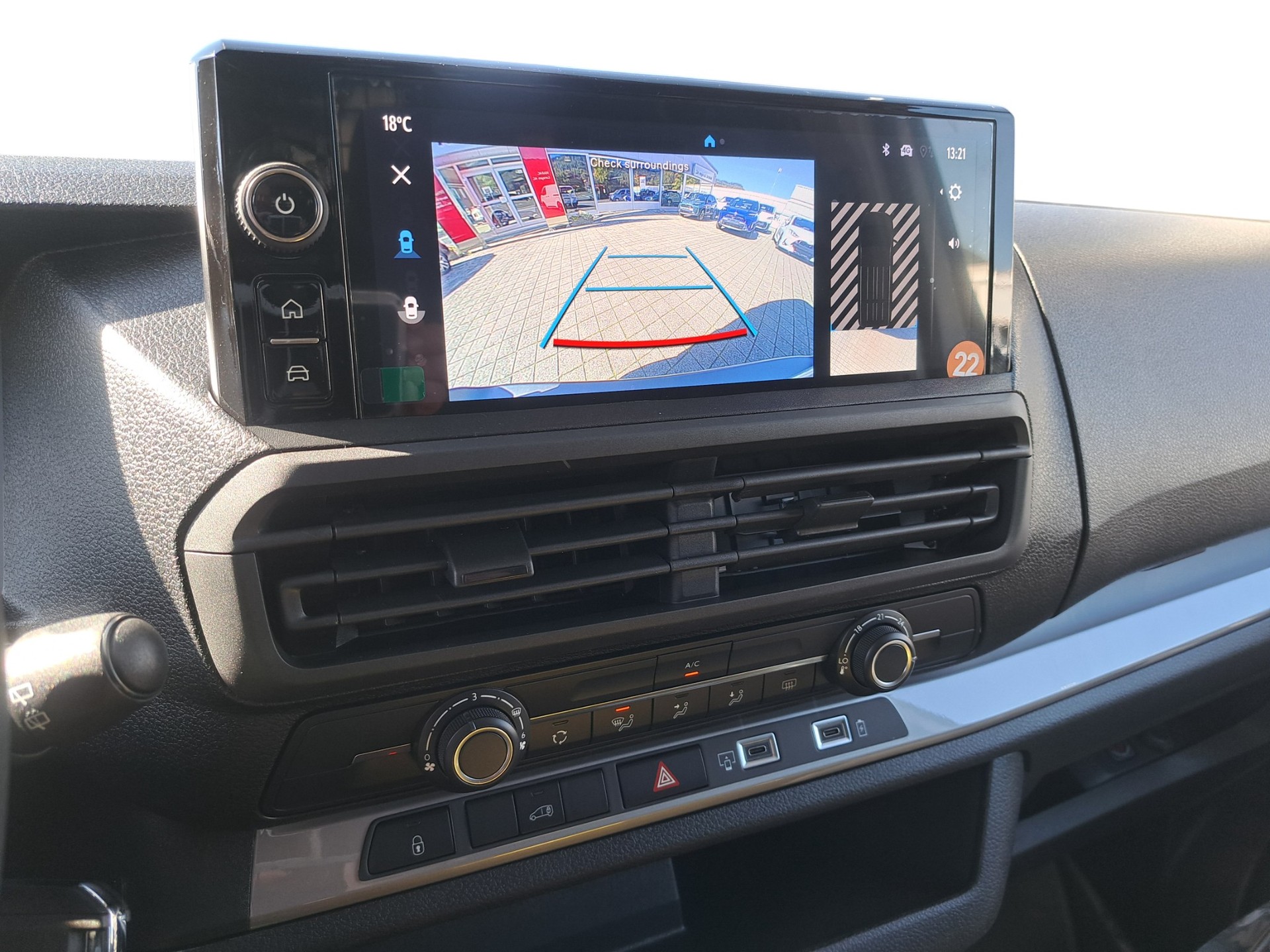 TOYOTA Proace EV 75kWh Medium Advanced-image-10
