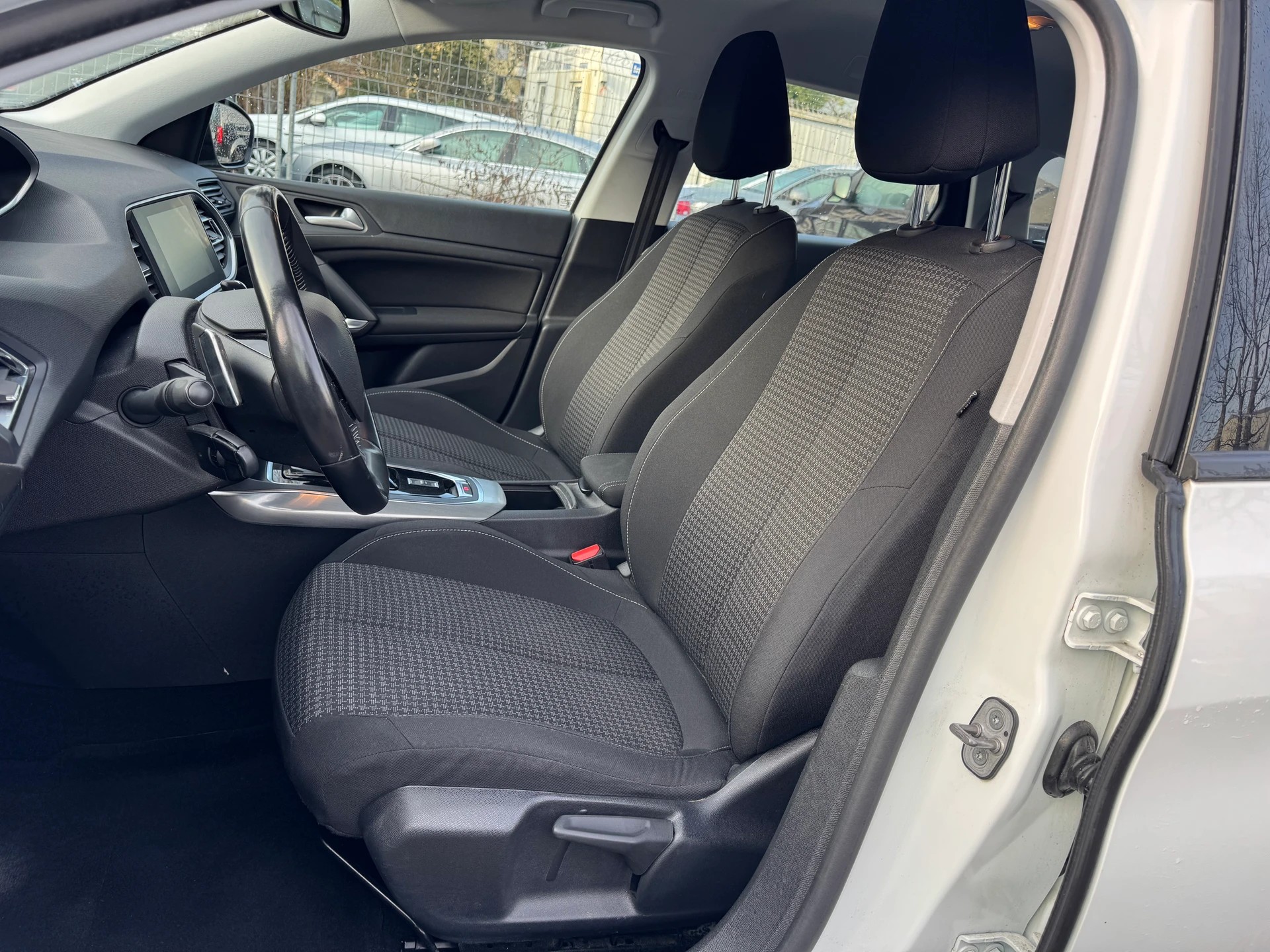 PEUGEOT 308 SW 1.5 BlueHDI Active Pack EAT8 * Gr. Navi * Klima-auto * Tempomat * PDC H * Frisch Ab MFK-image-6