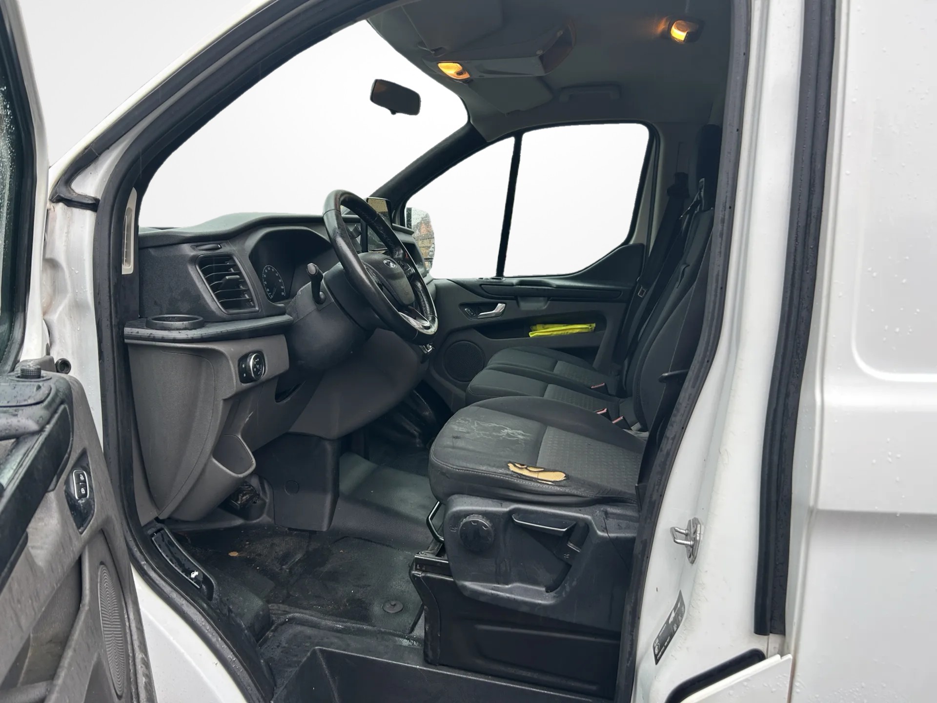 FORD Transit Custom Van 280 L1H1 Trend A-image-7