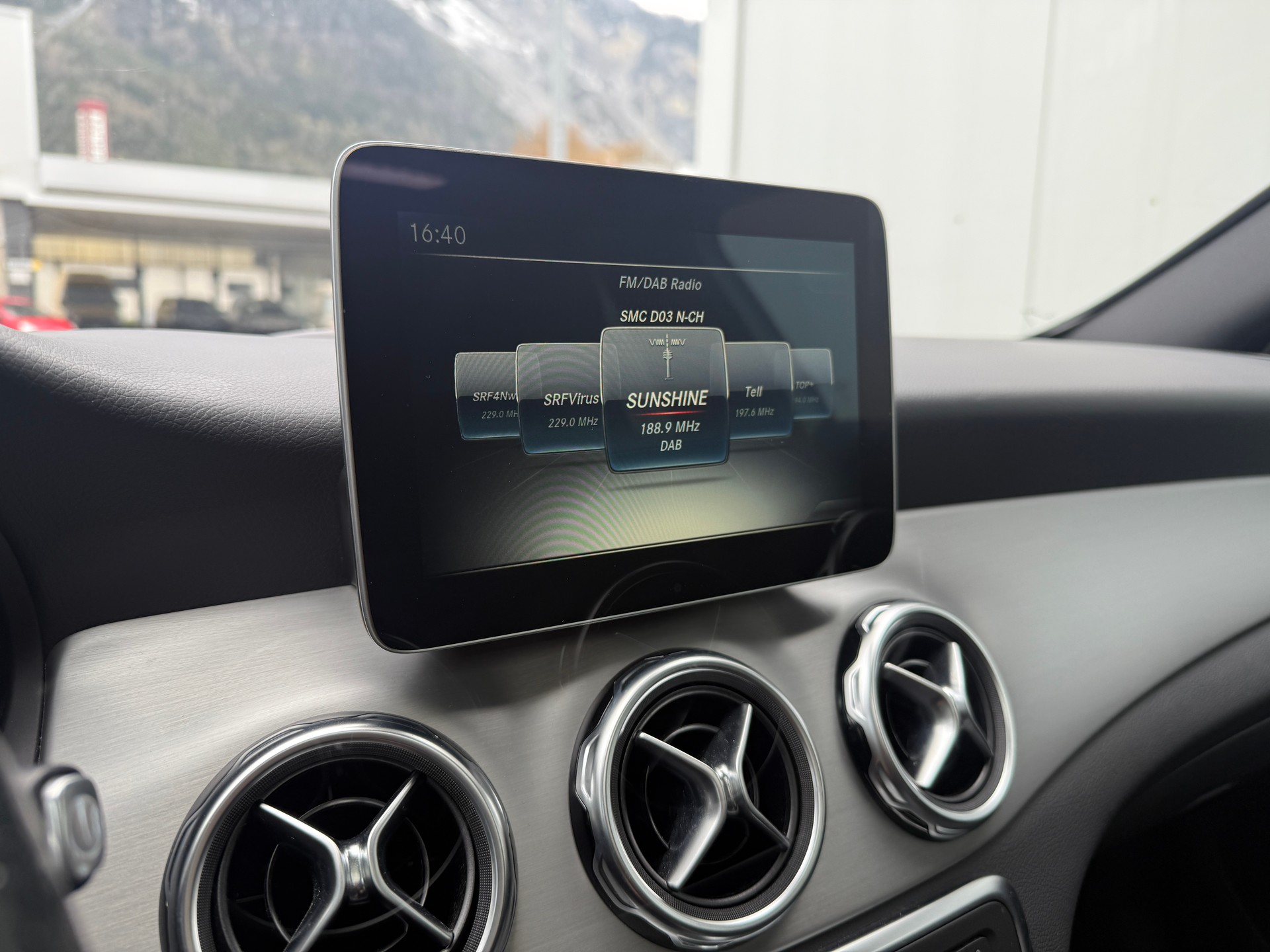 MERCEDES-BENZ GLA 250 AMG Line 4Matic 7G-DCT *TOPZUSTAND* SEHR GEPFLEGT*-image-23