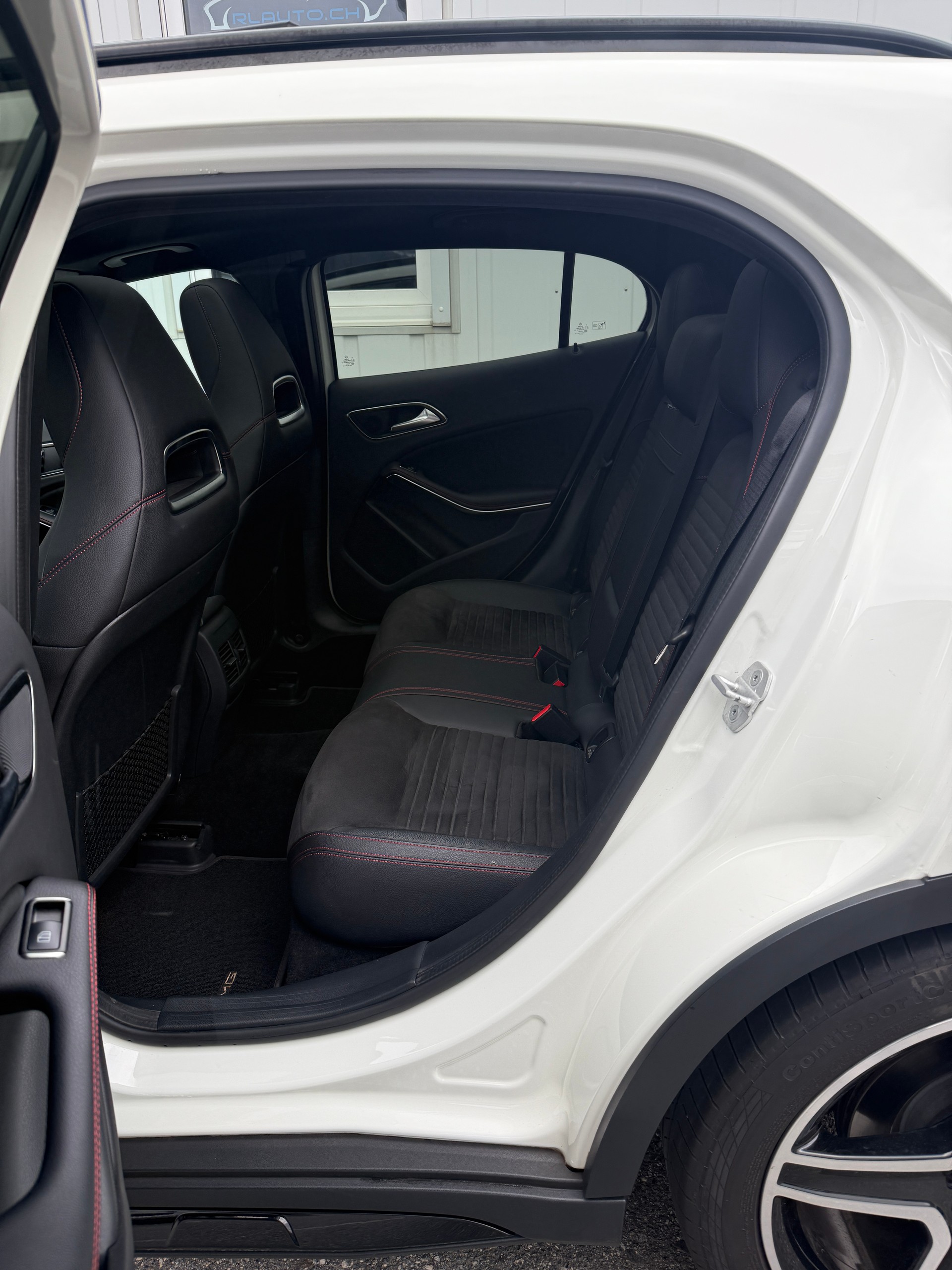 MERCEDES-BENZ GLA 250 AMG Line 4Matic 7G-DCT *TOPZUSTAND* SEHR GEPFLEGT*-image-14