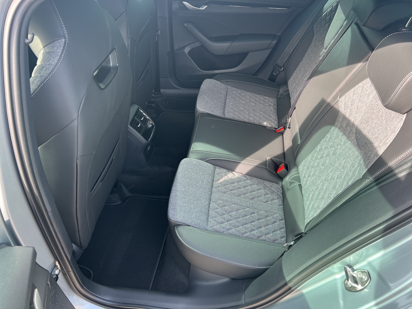 SKODA Octavia Combi 2.0 TSI DSG Dynamic 4x4-image-7
