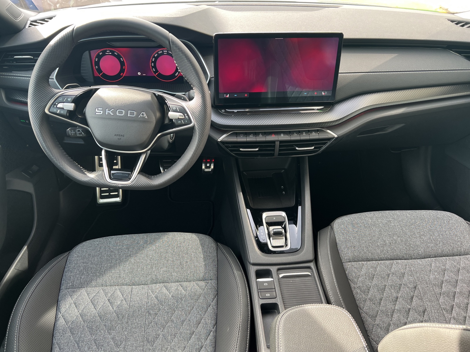 SKODA Octavia Combi 2.0 TSI DSG Dynamic 4x4-image-8