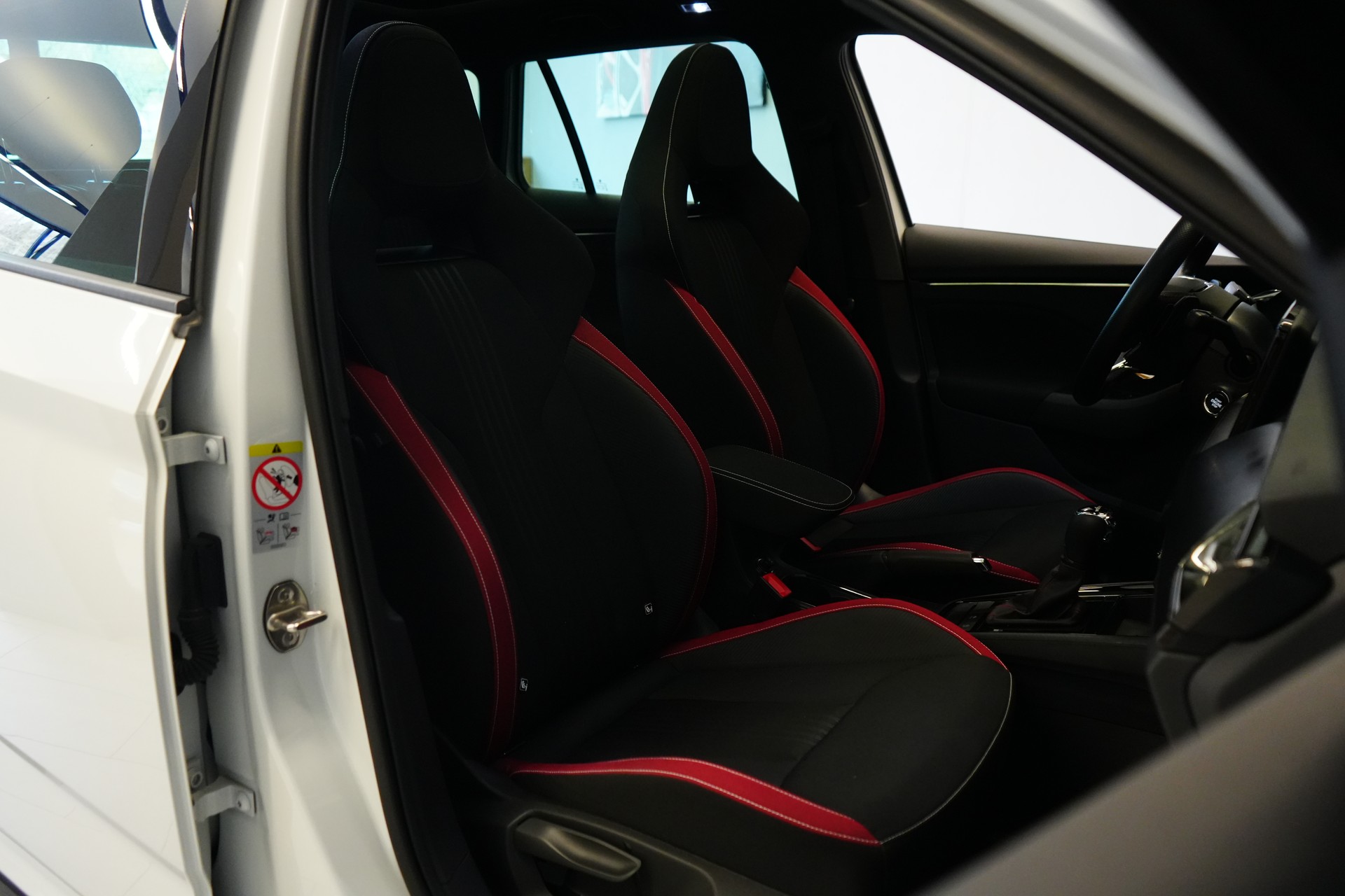 SKODA Kamiq 1.5 TSI ACT Monte Carlo DSG-image-13