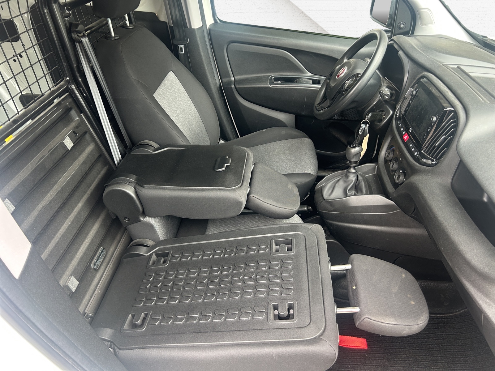 FIAT Doblo Cargo L1 1.6 JTD 90 Swiss-image-9