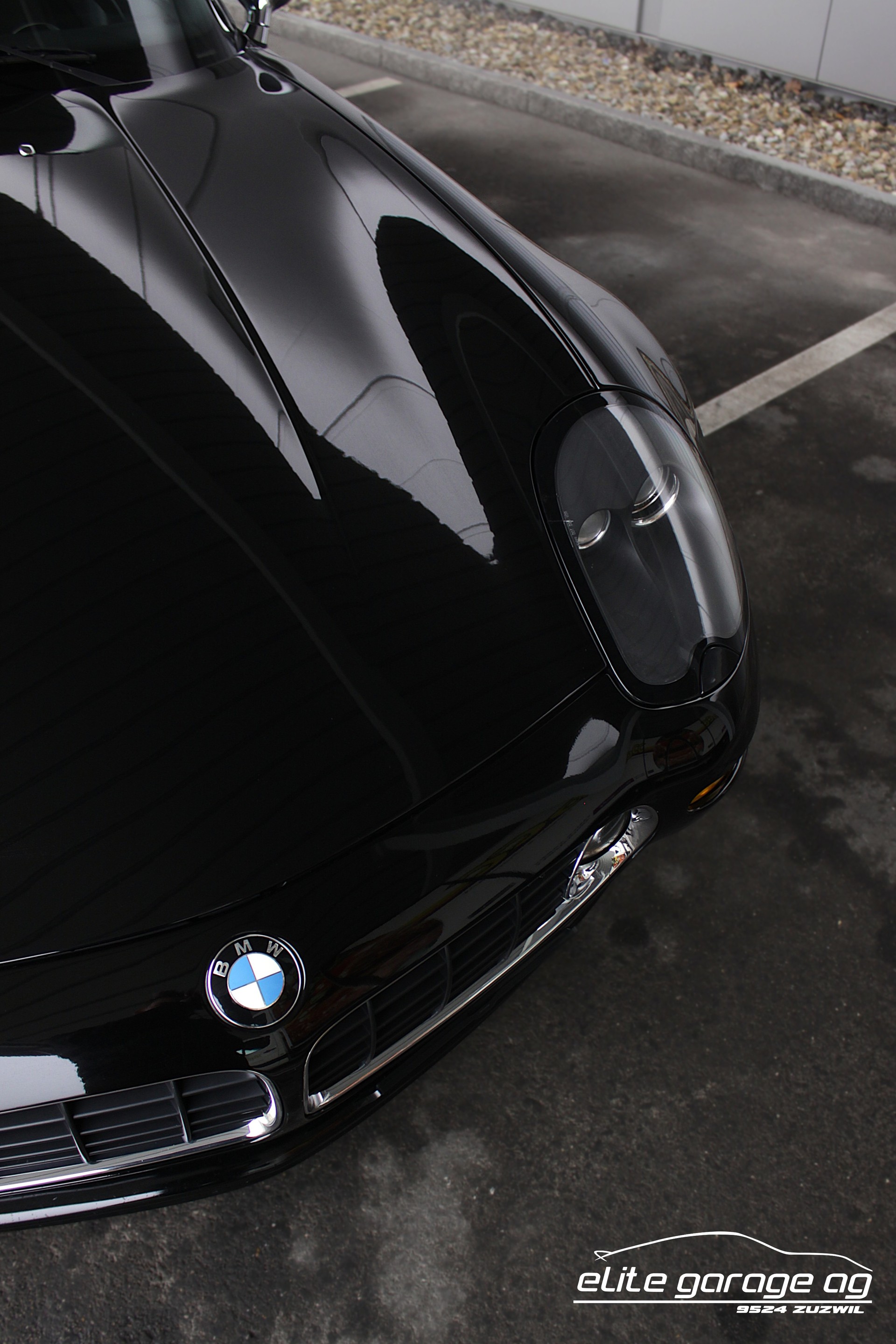 BMW Z8 Roadster-image-11