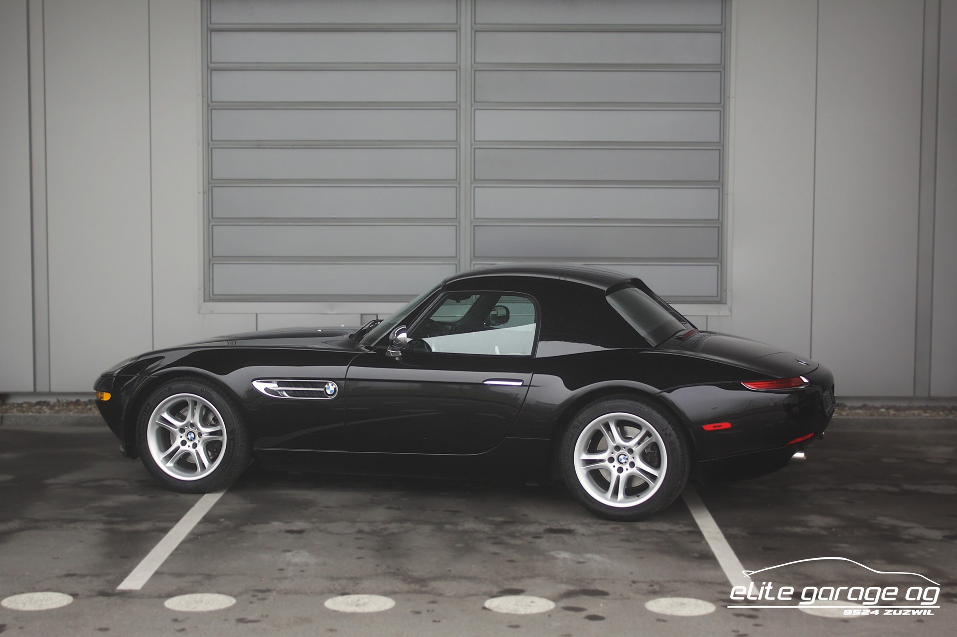 BMW Z8 Roadster-image-2