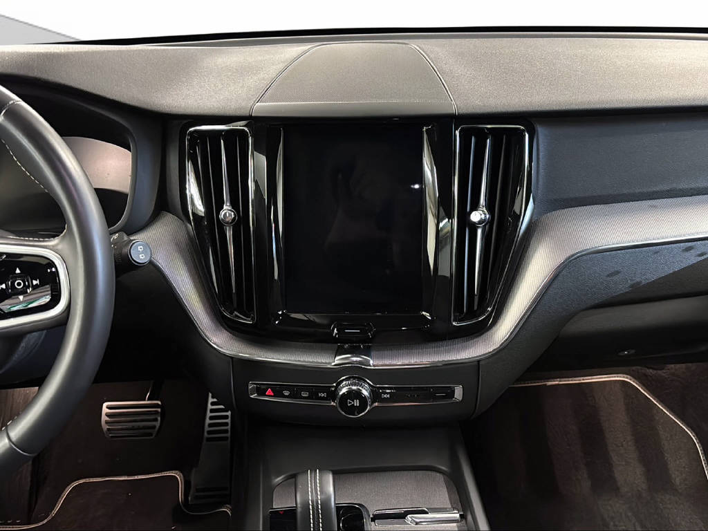 VOLVO XC60 2.0 T5 R-Design AWD-image-9