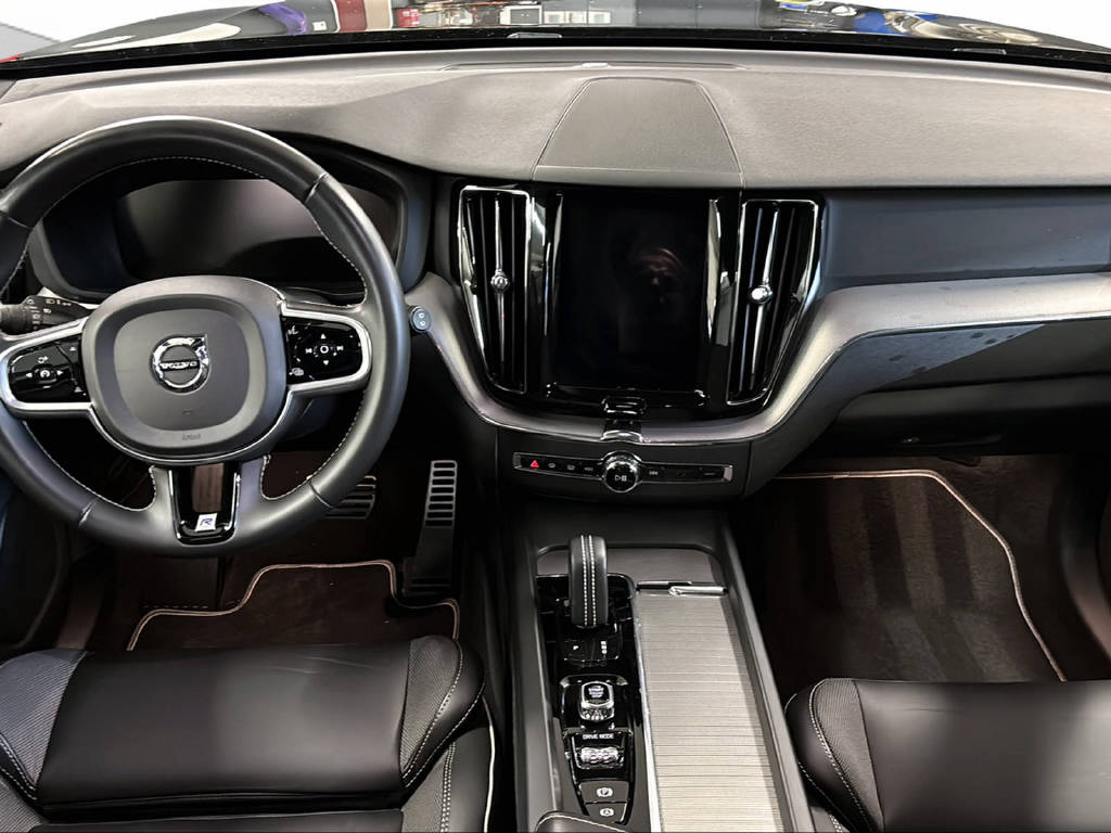 VOLVO XC60 2.0 T5 R-Design AWD-image-8