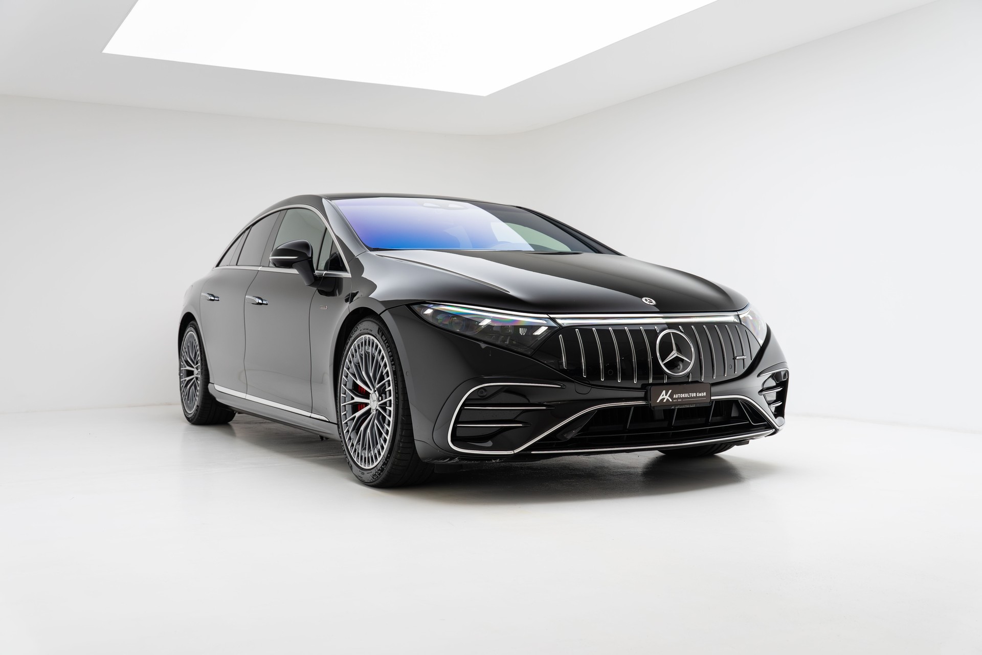 MERCEDES-BENZ EQS 53 4matic+-showroom-element-1