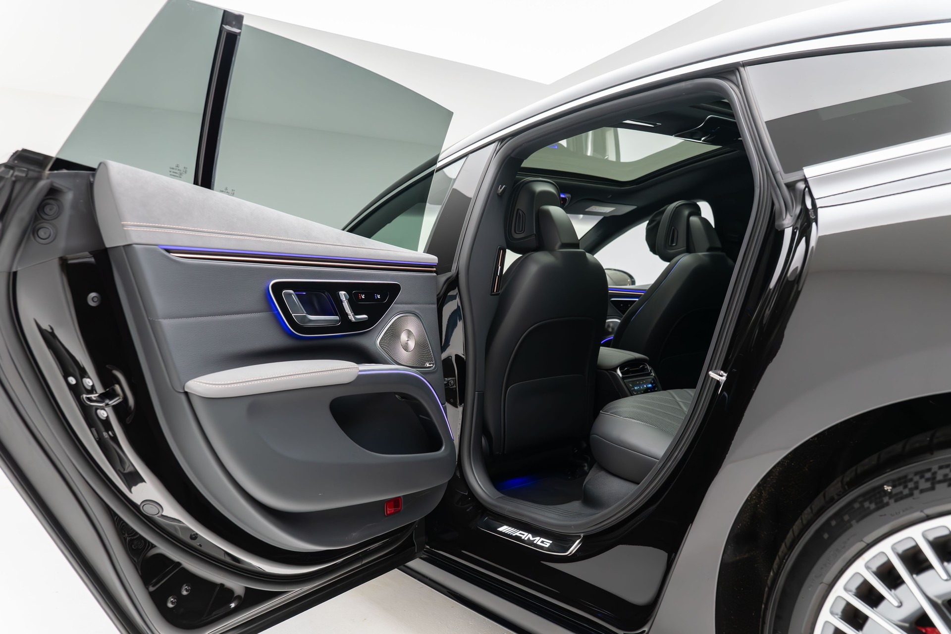 MERCEDES-BENZ EQS 53 4matic+-image-20