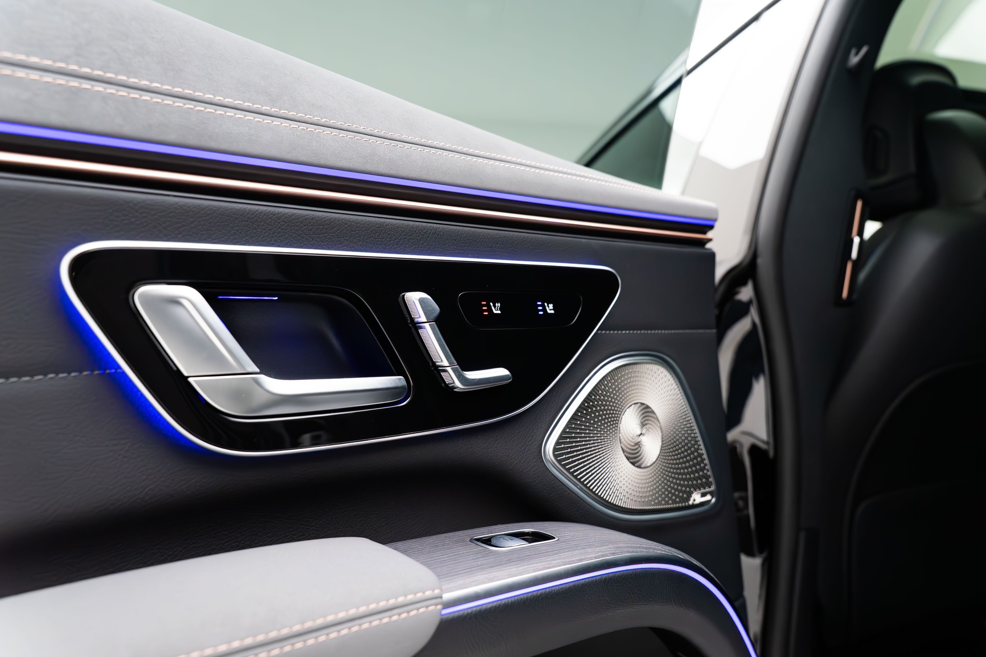 MERCEDES-BENZ EQS 53 4matic+-image-22