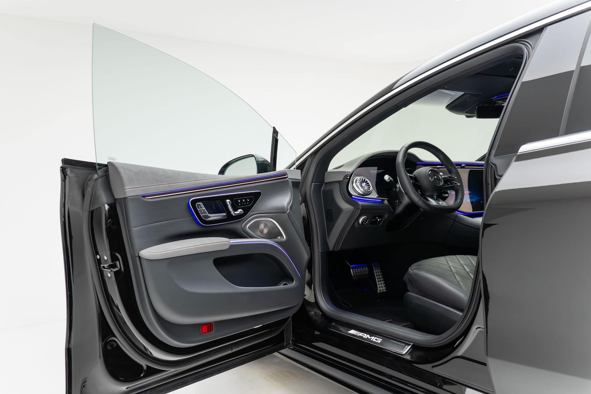 MERCEDES-BENZ EQS 53 4matic+-image-16
