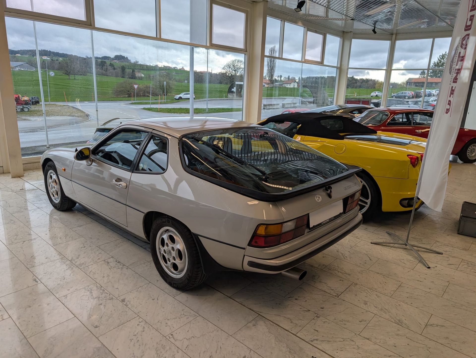 PORSCHE 924 S-image-4