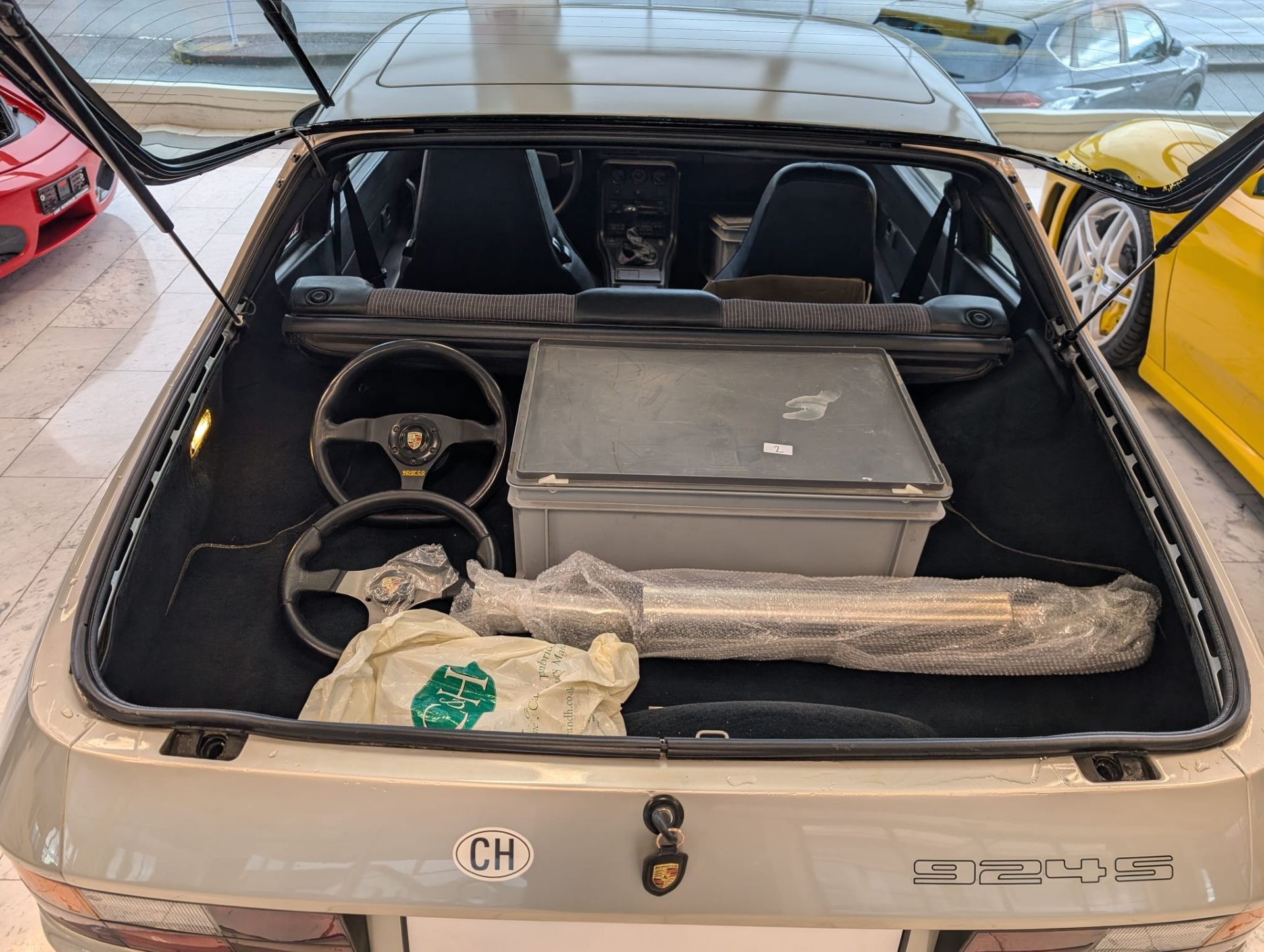 PORSCHE 924 S-image-11