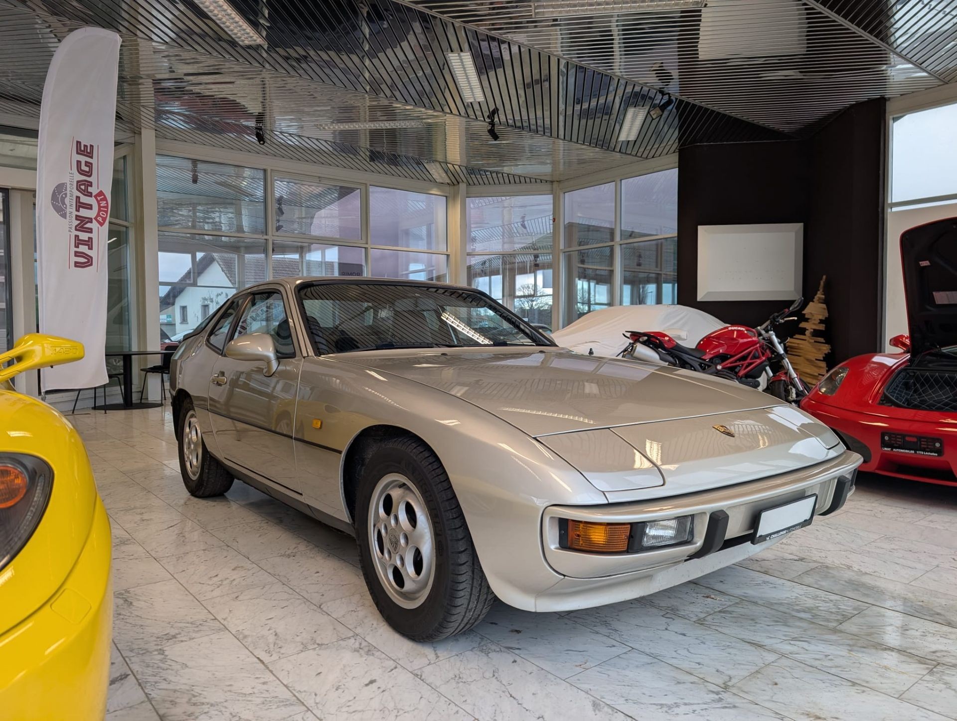 PORSCHE 924 S-image-6