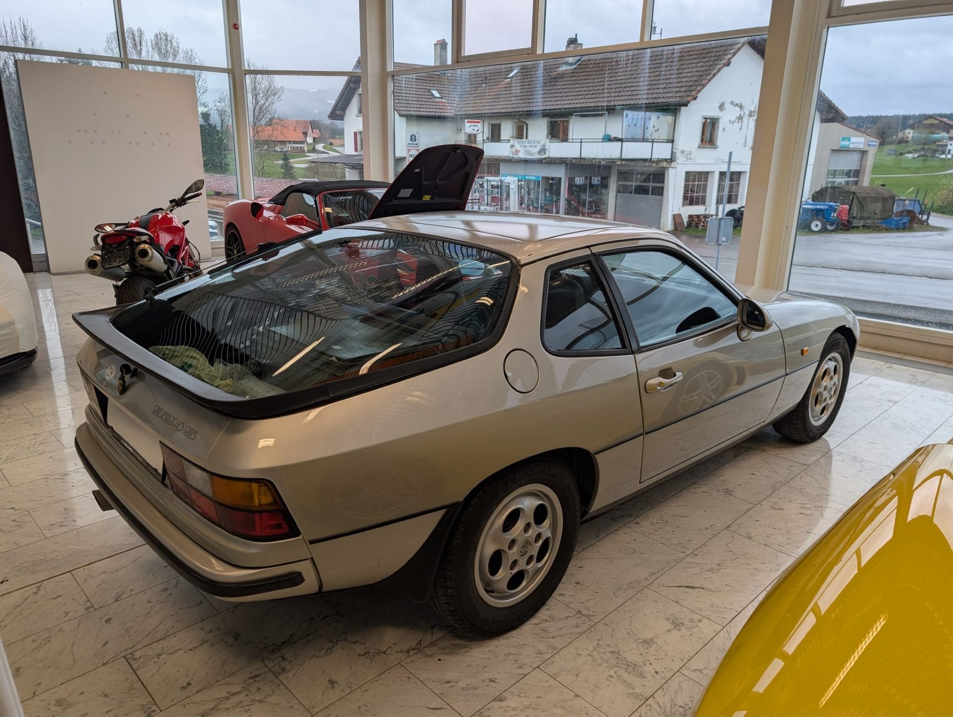 PORSCHE 924 S-image-2