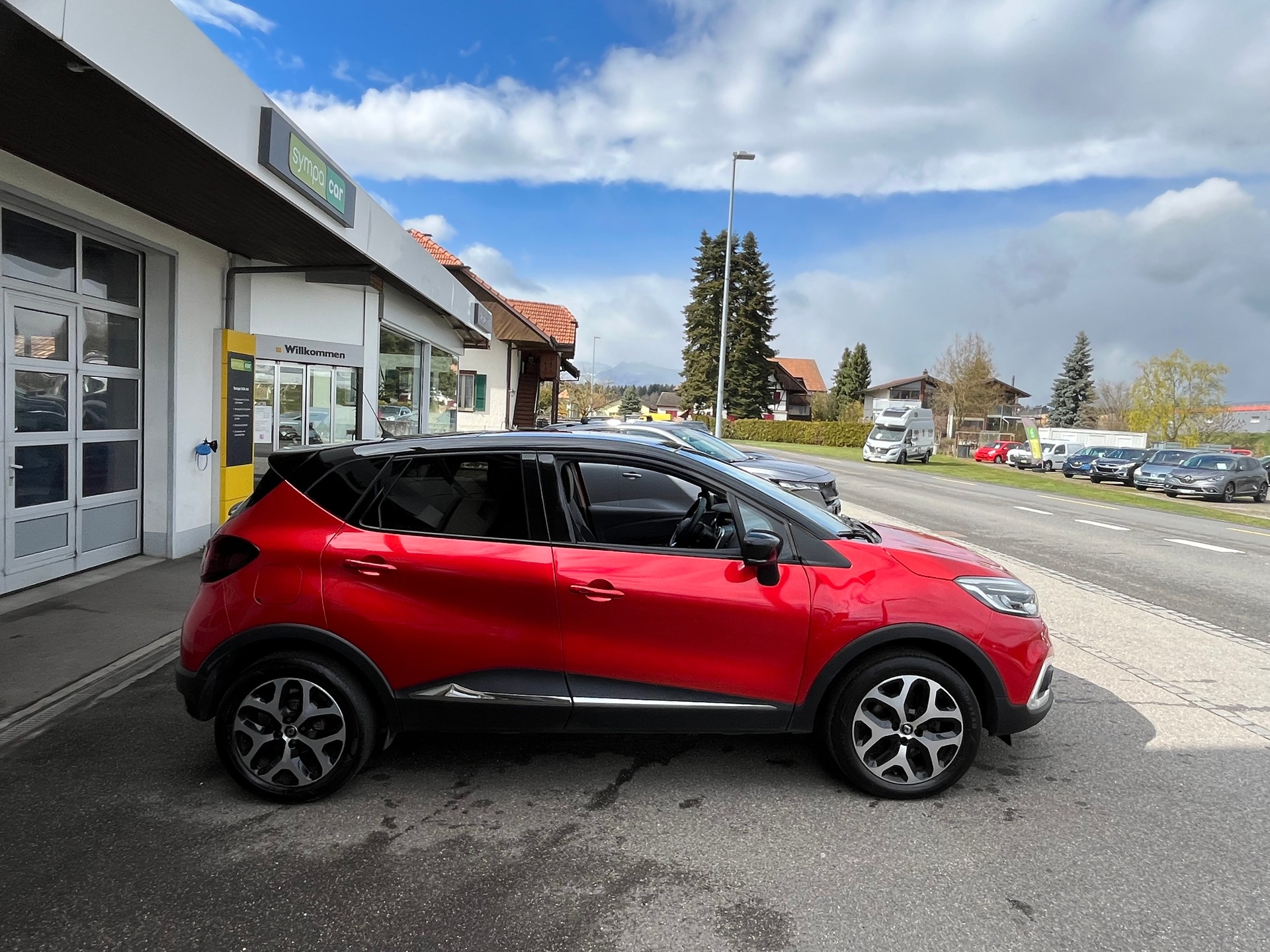 RENAULT Captur 1.2 T 16V Intens+++FRISCH AB MFK+++-image-3
