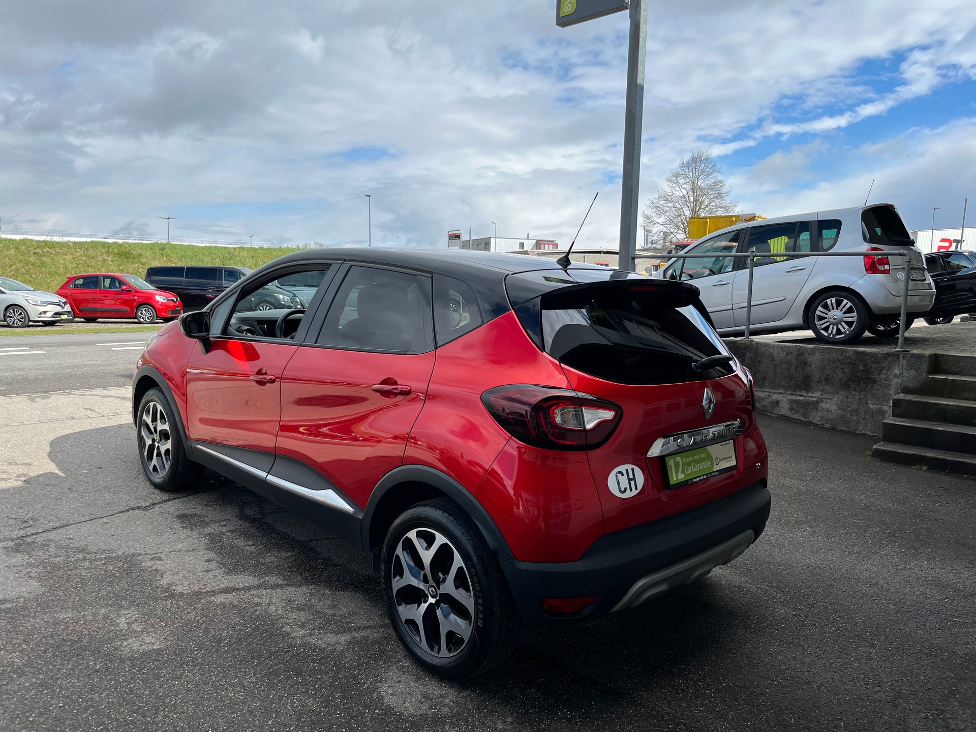 RENAULT Captur 1.2 T 16V Intens+++FRISCH AB MFK+++-image-1