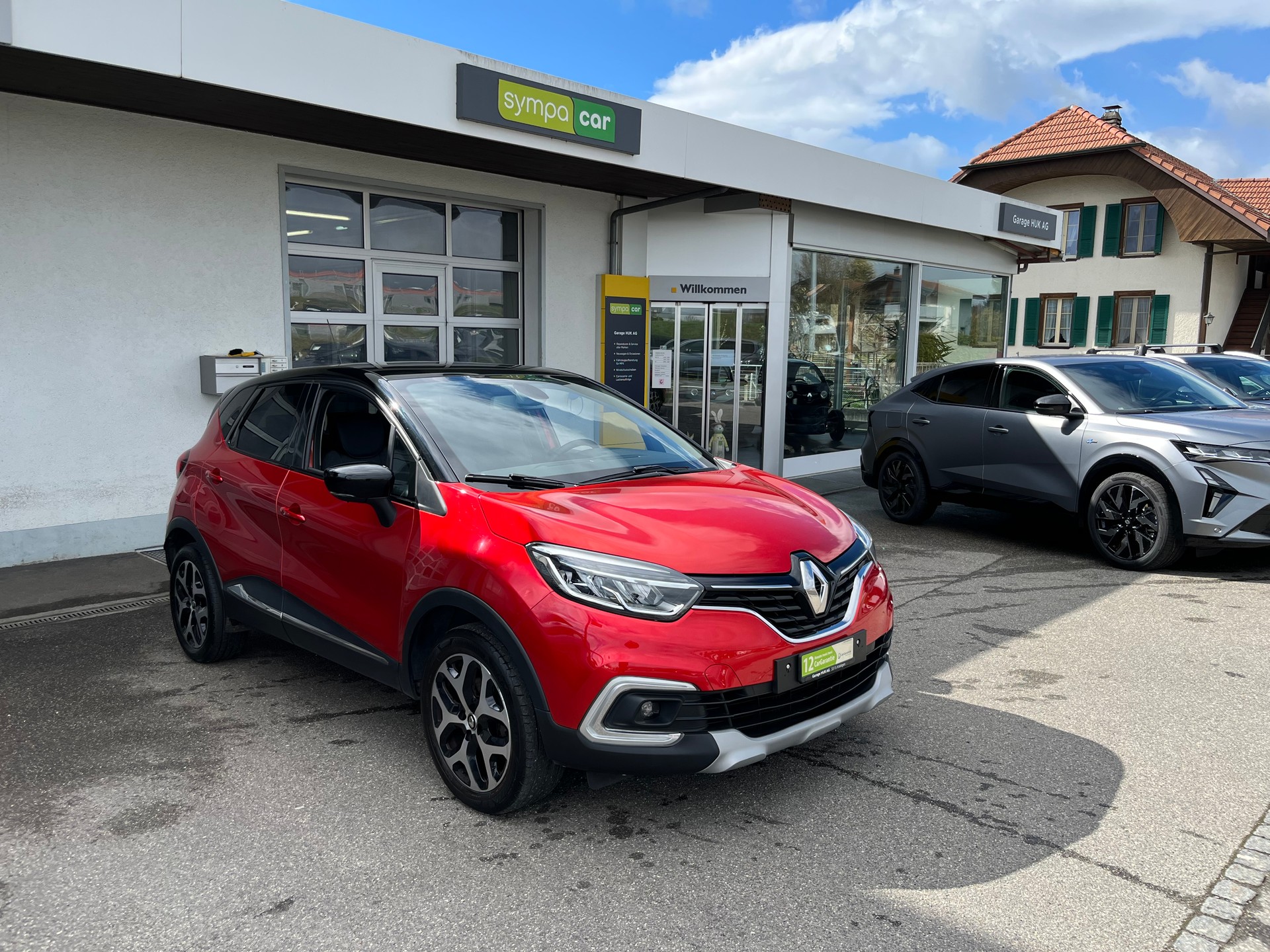 RENAULT Captur 1.2 T 16V Intens+++FRISCH AB MFK+++-image-0