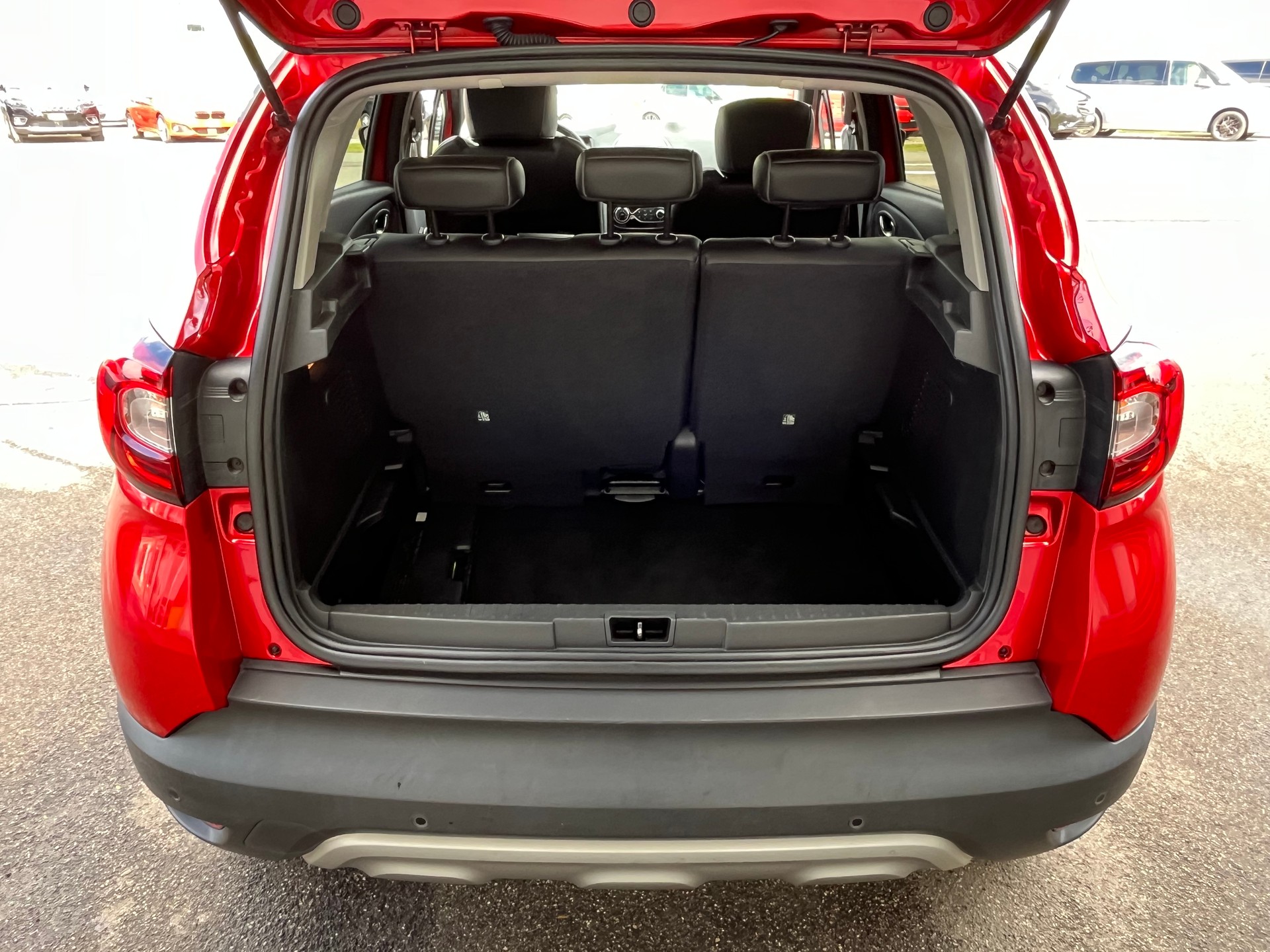 RENAULT Captur 1.2 T 16V Intens+++FRISCH AB MFK+++-image-12