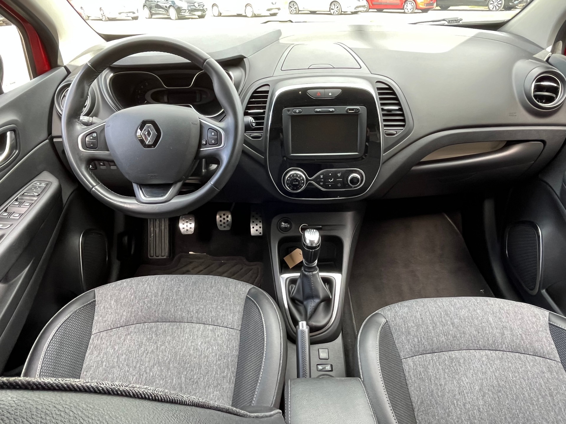 RENAULT Captur 1.2 T 16V Intens+++FRISCH AB MFK+++-image-7