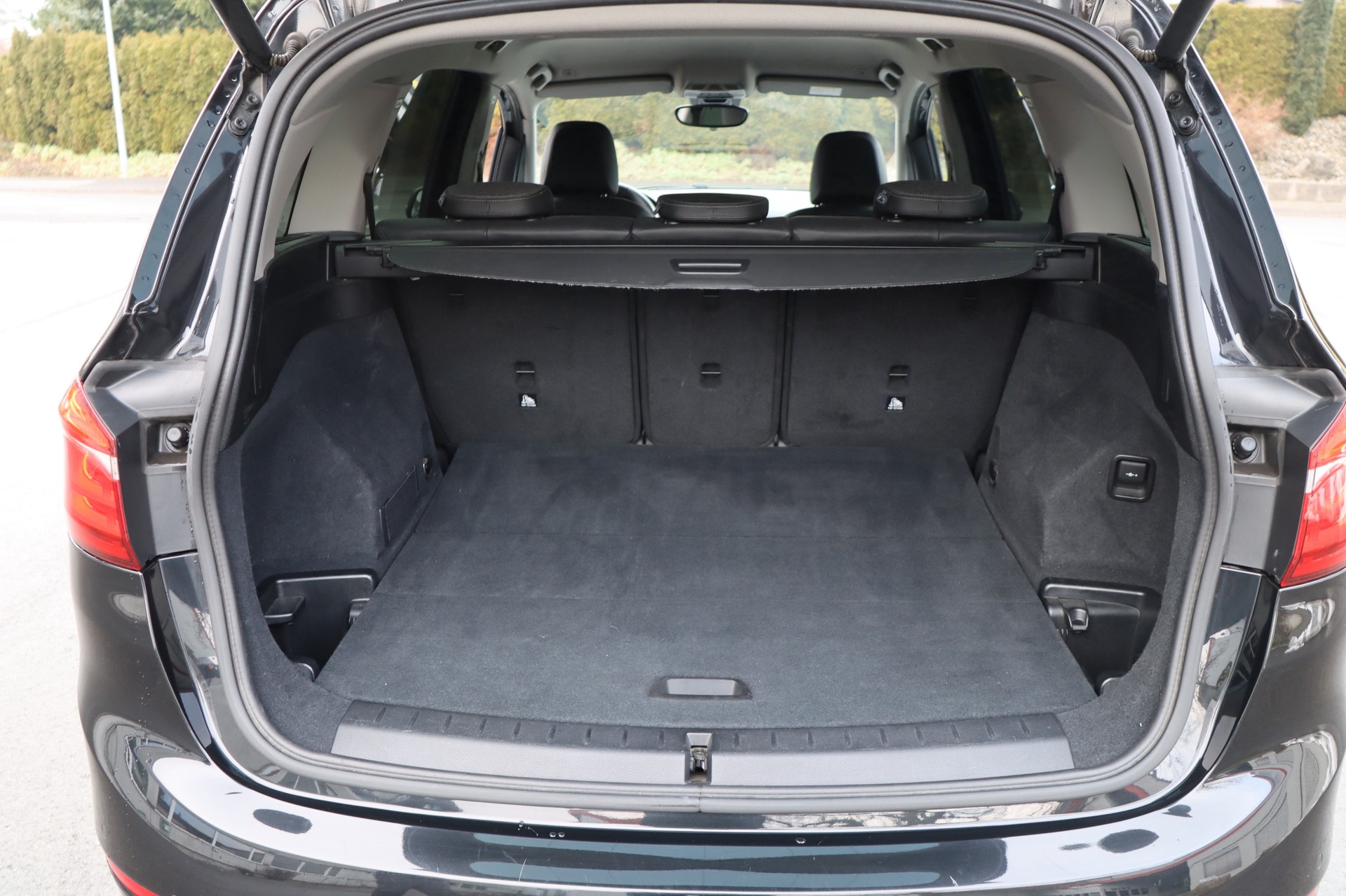 BMW 218d xDrive Gran Tourer Steptronic Luxury Line-image-10