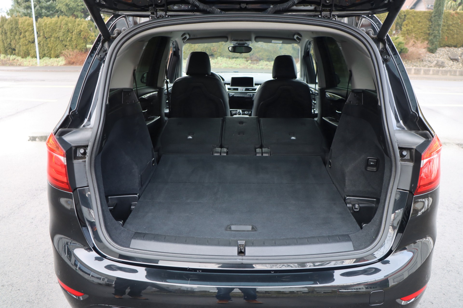 BMW 218d xDrive Gran Tourer Steptronic Luxury Line-image-11