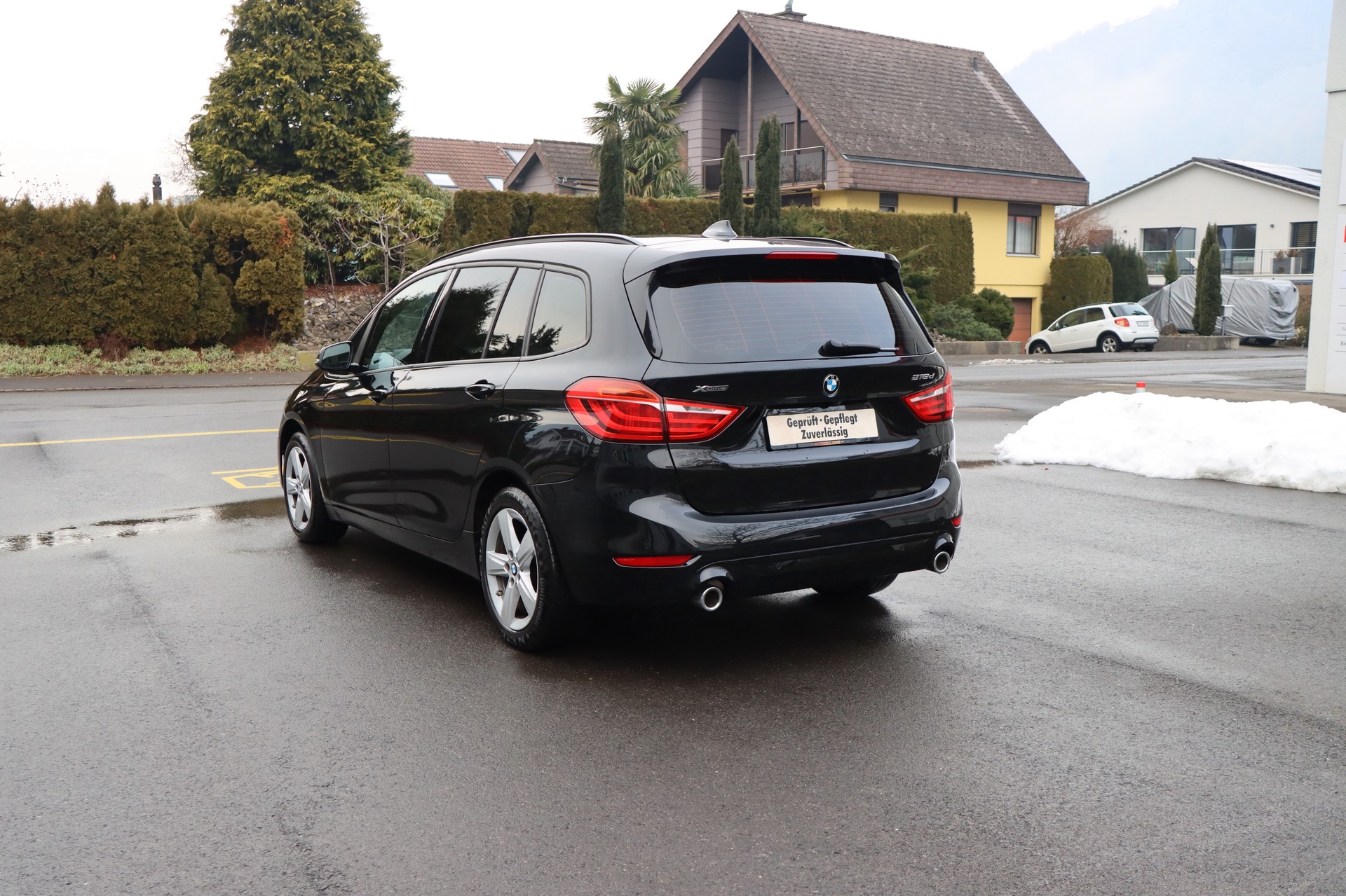 BMW 218d xDrive Gran Tourer Steptronic Luxury Line-image-2