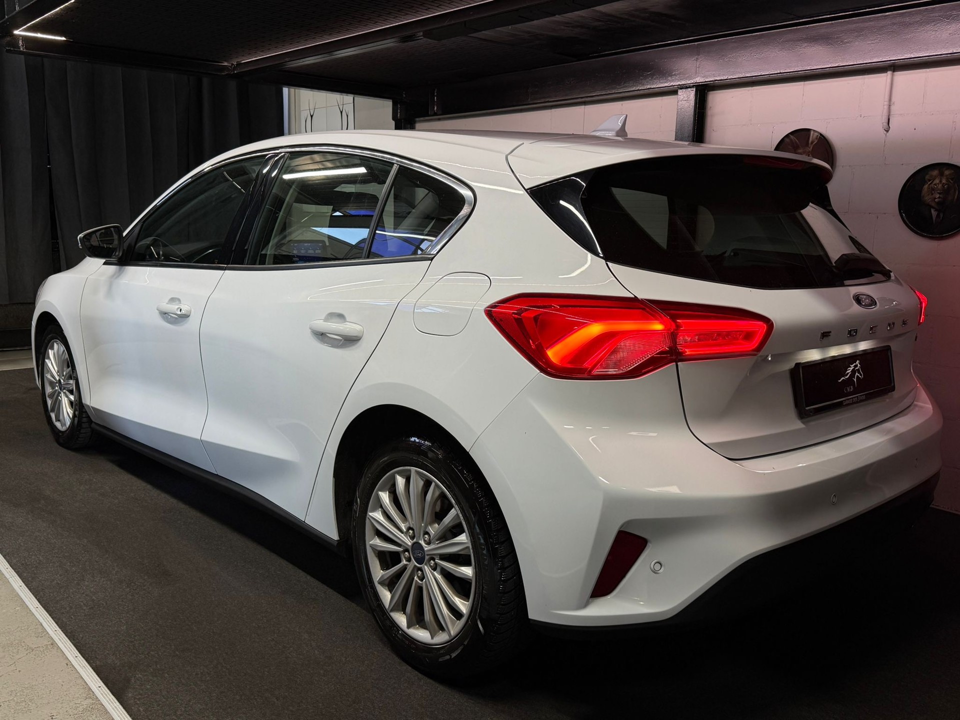 FORD Focus 1.5 TDCi Titanium Automatic / Bang & Olufsen / FahrerAssitenz / Top Ausstattung / AB MFK / Garantie-image-3