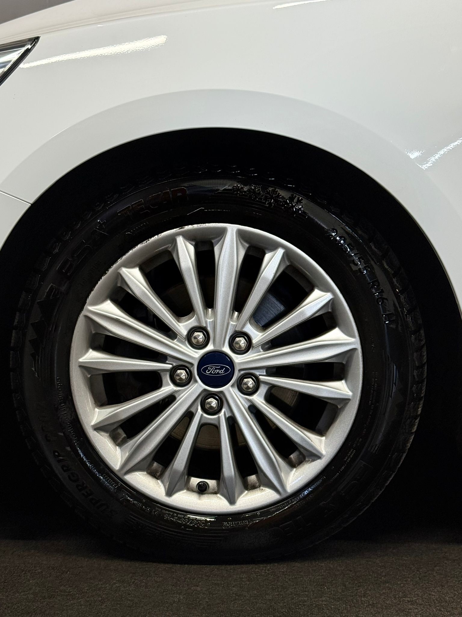 FORD Focus 1.5 TDCi Titanium Automatic / Bang & Olufsen / FahrerAssitenz / Top Ausstattung / AB MFK / Garantie-image-8