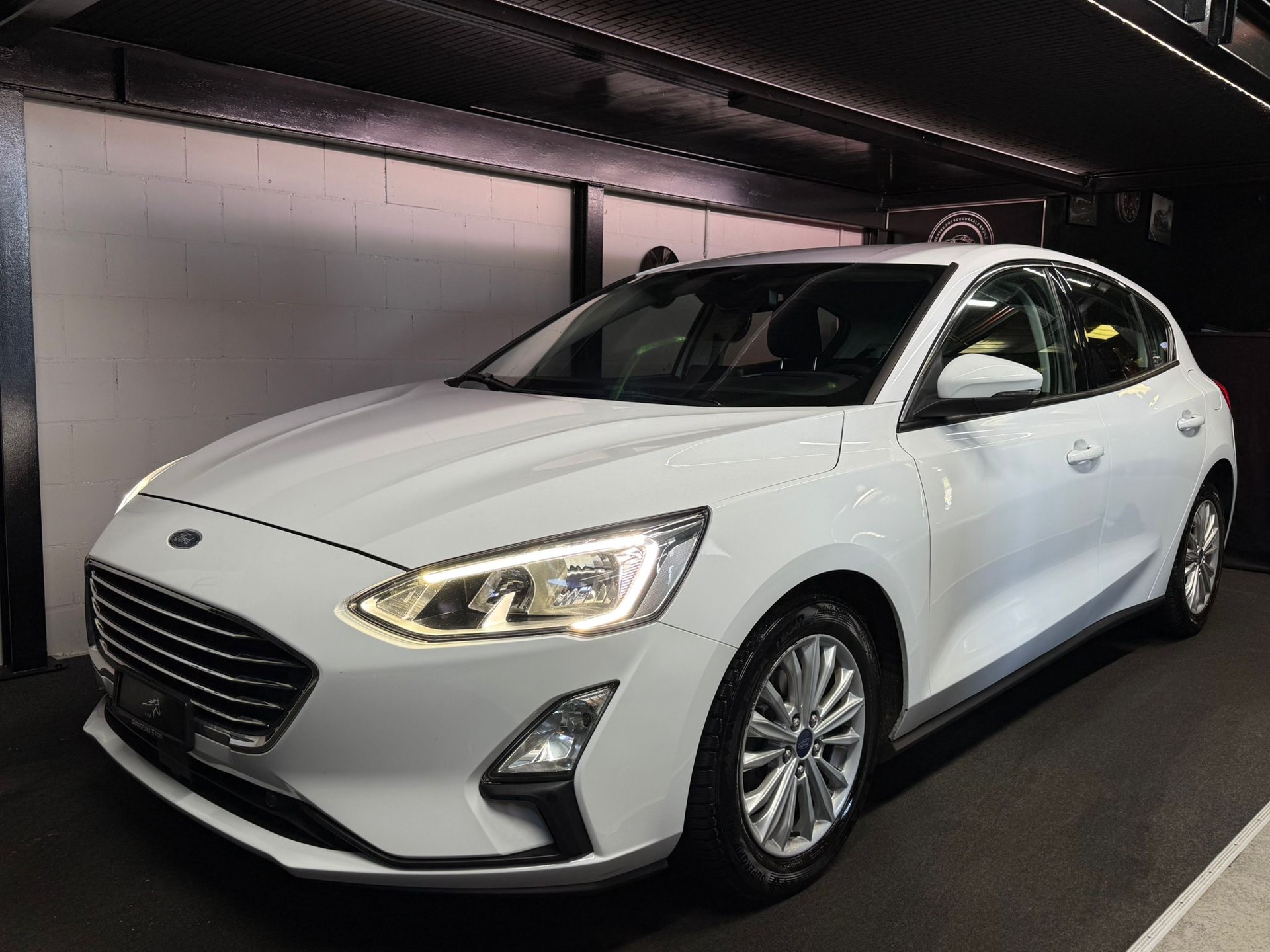 FORD Focus 1.5 TDCi Titanium Automatic / Bang & Olufsen / FahrerAssitenz / Top Ausstattung / AB MFK / Garantie-image-18
