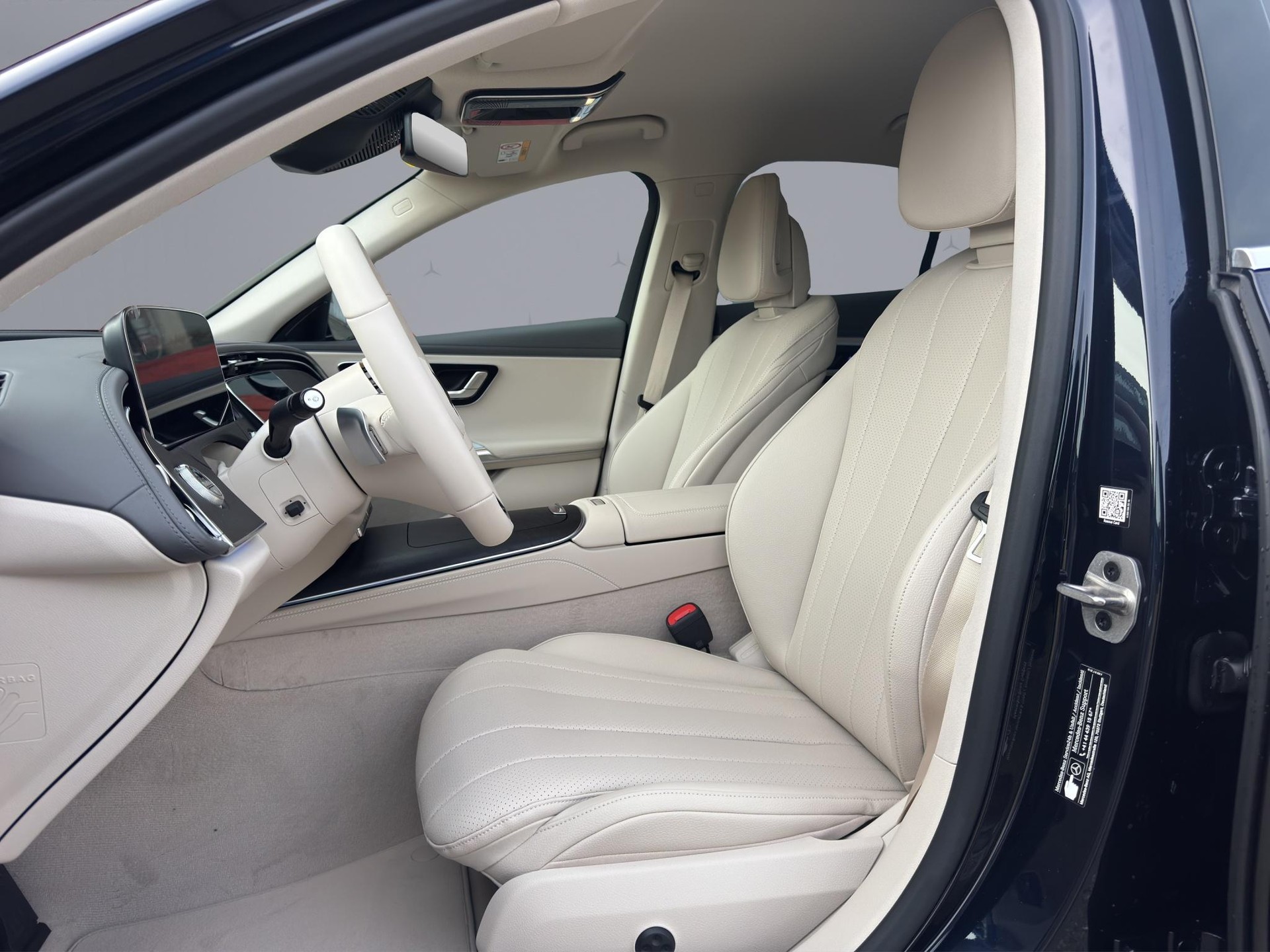 MERCEDES-BENZ E 220 d Avantgarde 4matic-image-9
