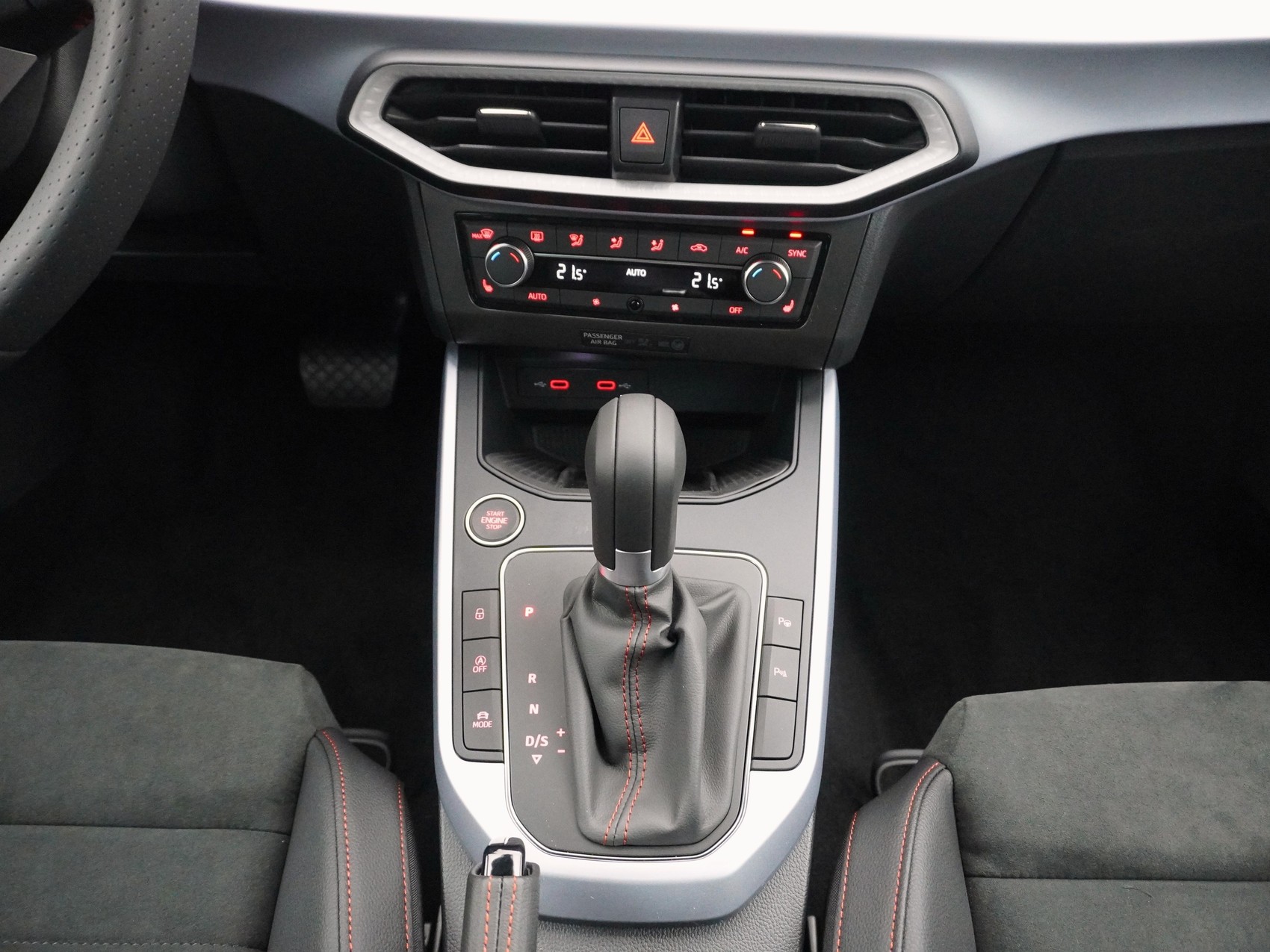 SEAT Arona 1.5 TSI FR DSG-image-18