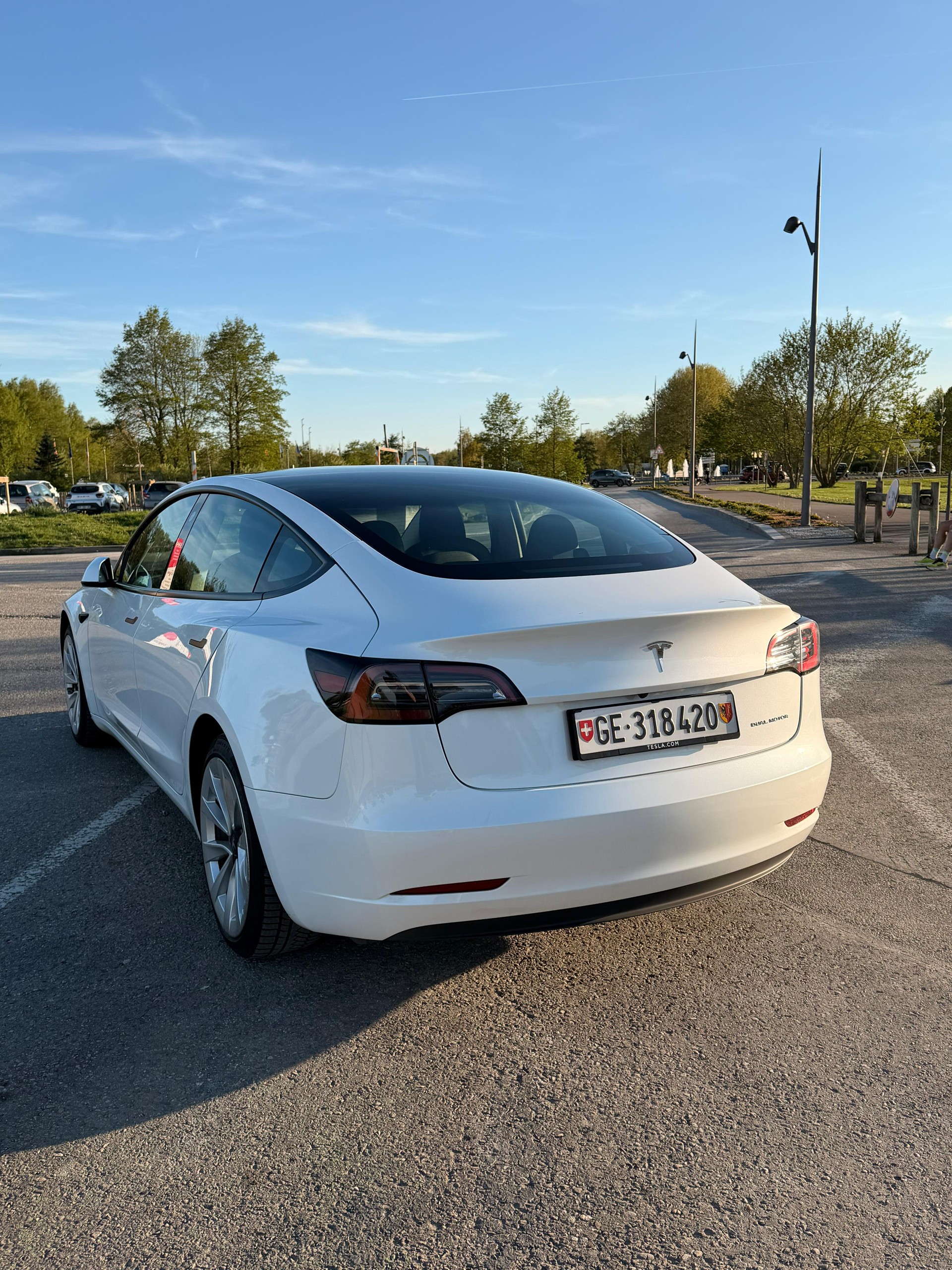TESLA Model 3 Long Range Dual Motor AWD-image-2