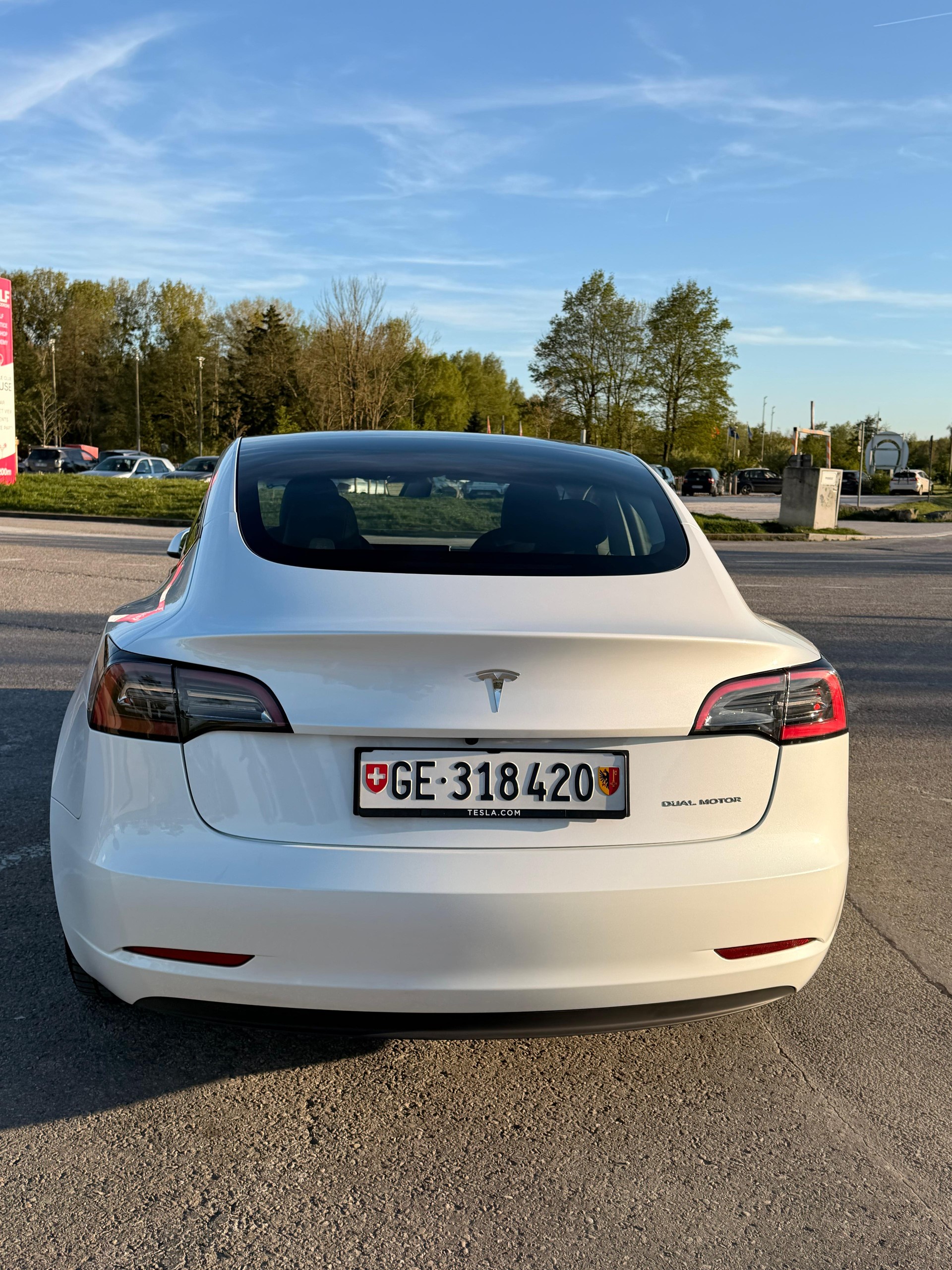 TESLA Model 3 Long Range Dual Motor AWD-image-8