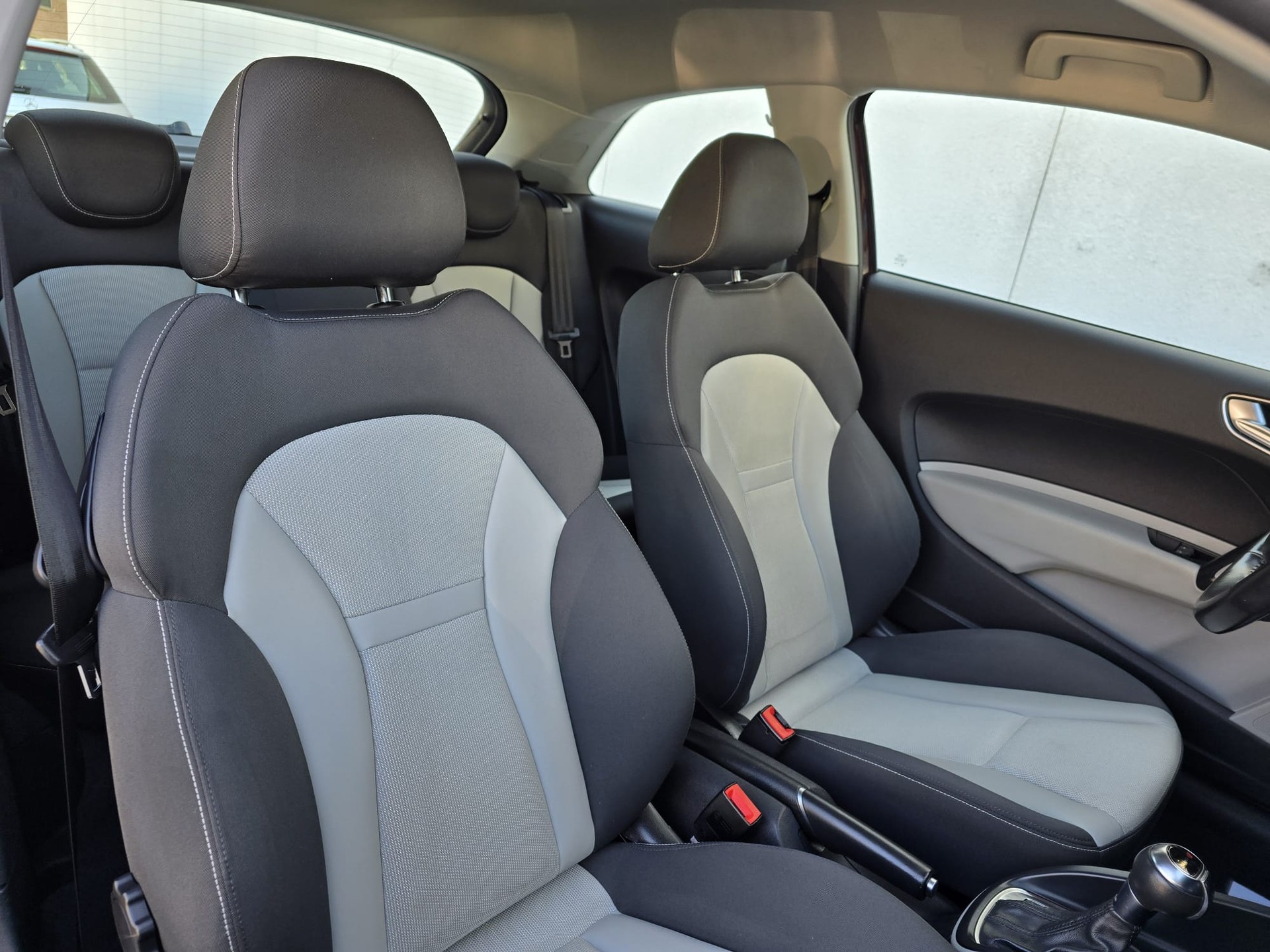 AUDI A1 1.4 TFSI Attraction S-tronic-image-15