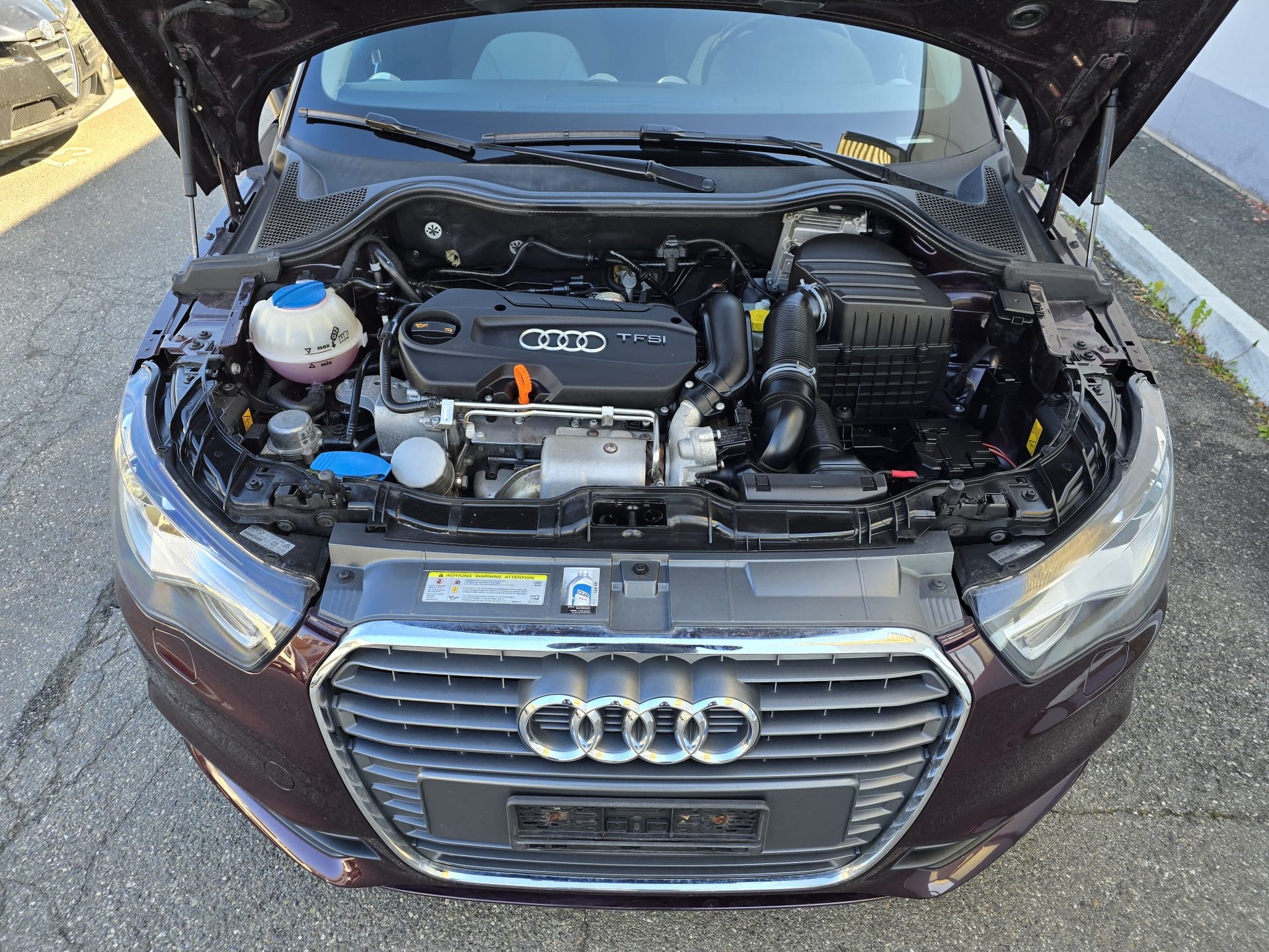 AUDI A1 1.4 TFSI Attraction S-tronic-image-12