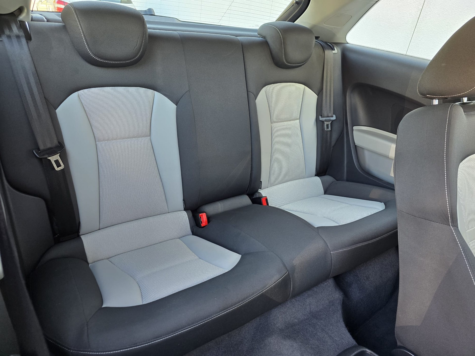 AUDI A1 1.4 TFSI Attraction S-tronic-image-11